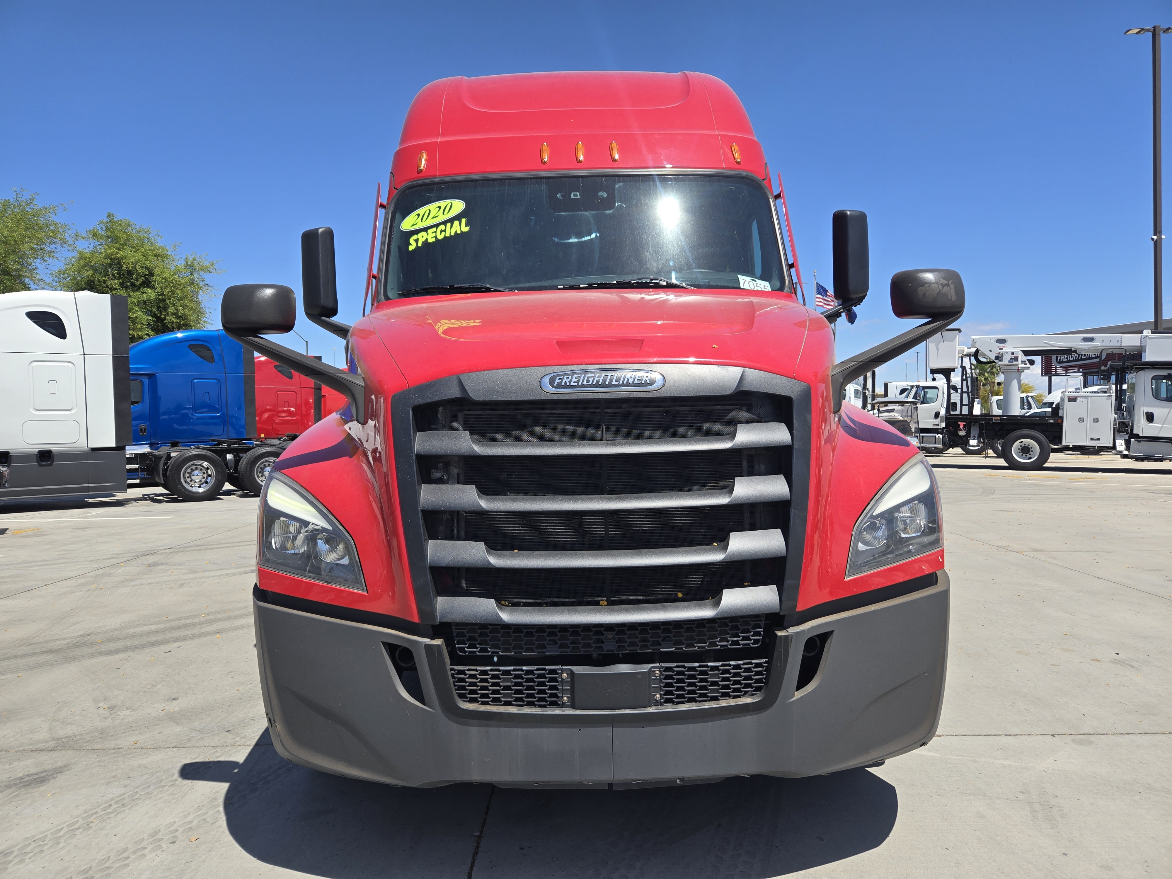 2021 Freightliner Cascadia in Phoenix, AZ — photo 2