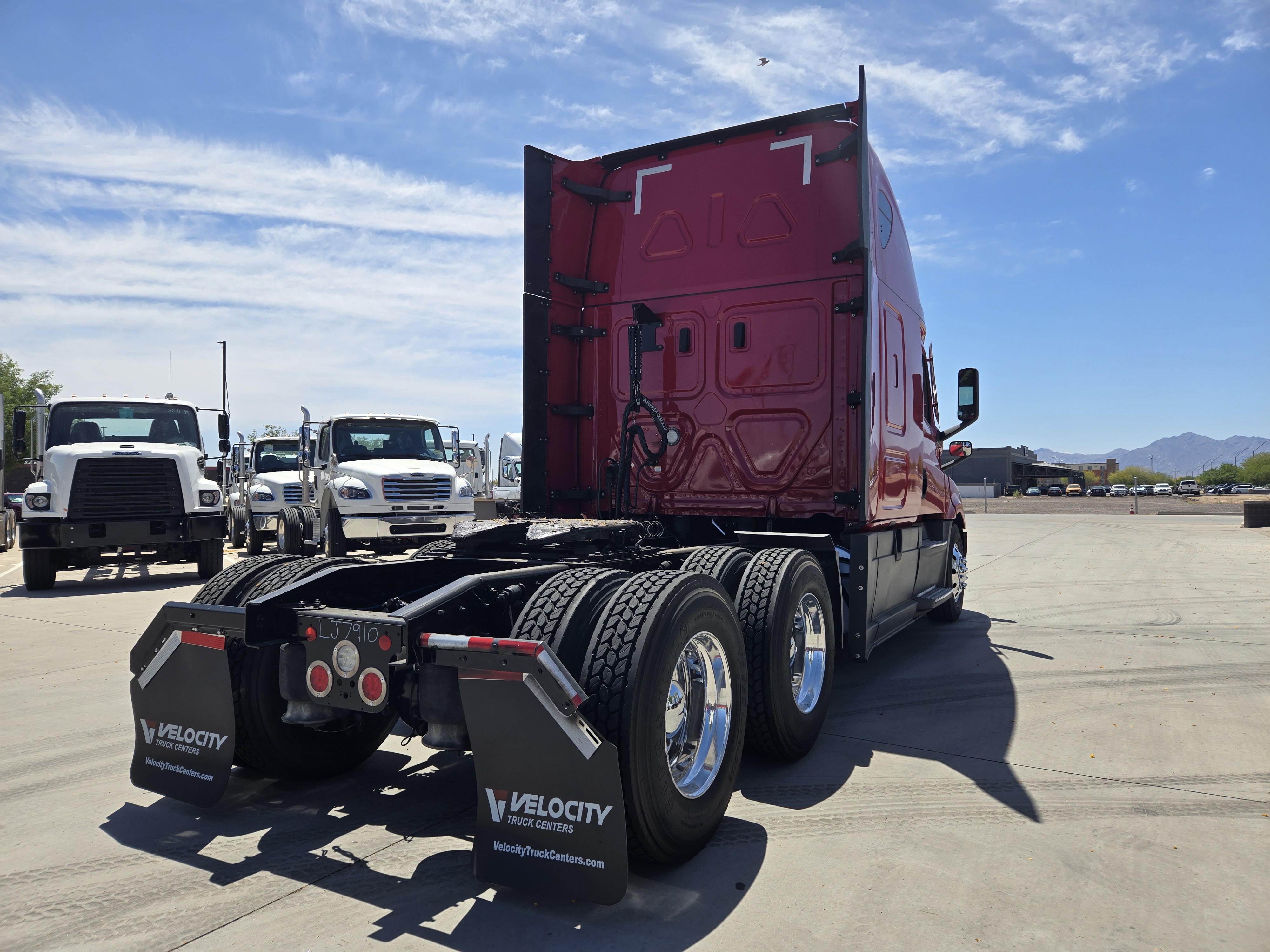 2021 Freightliner Cascadia in Phoenix, AZ — photo 6
