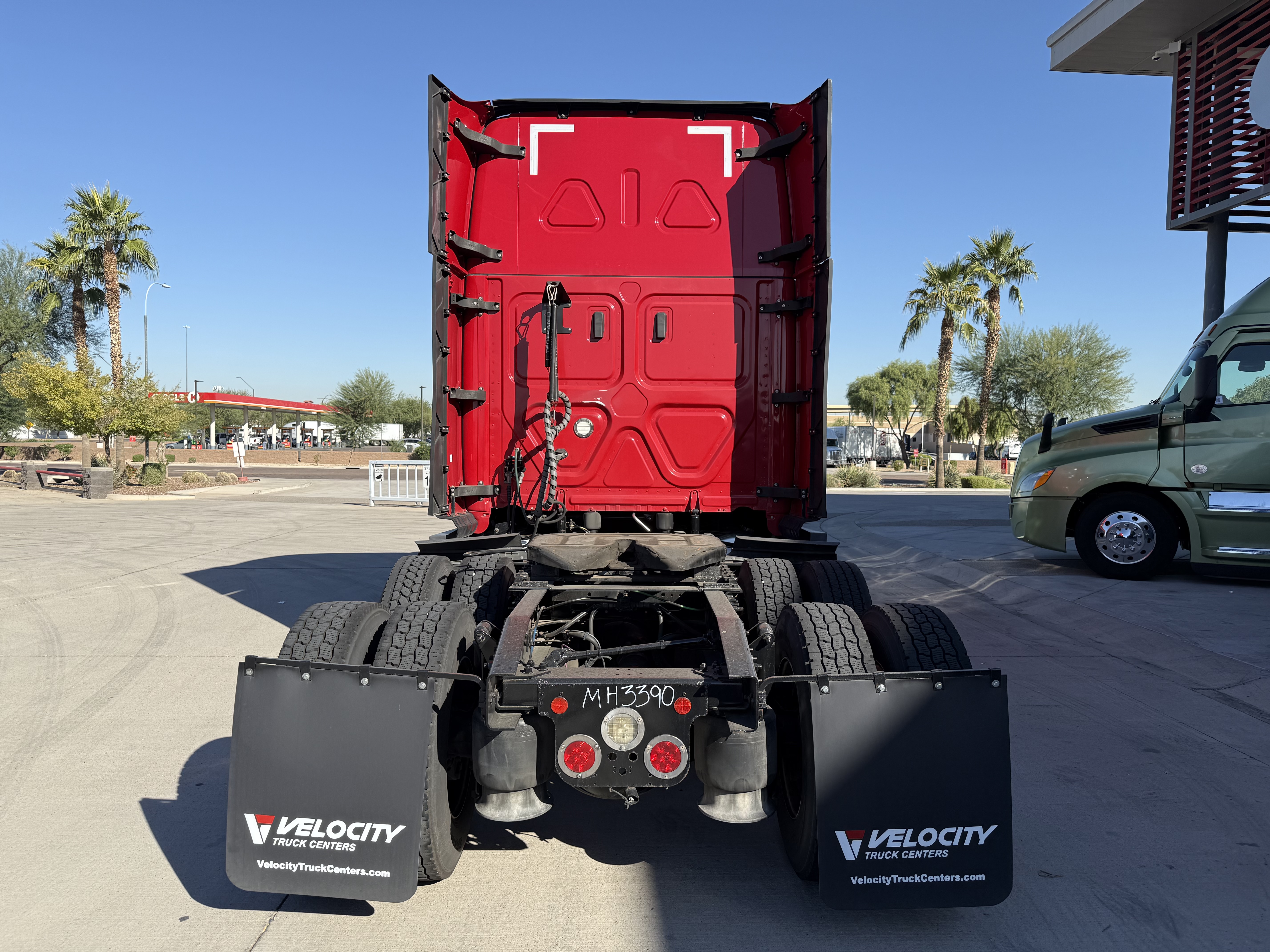 2021 Freightliner Cascadia in Phoenix, AZ — photo 5