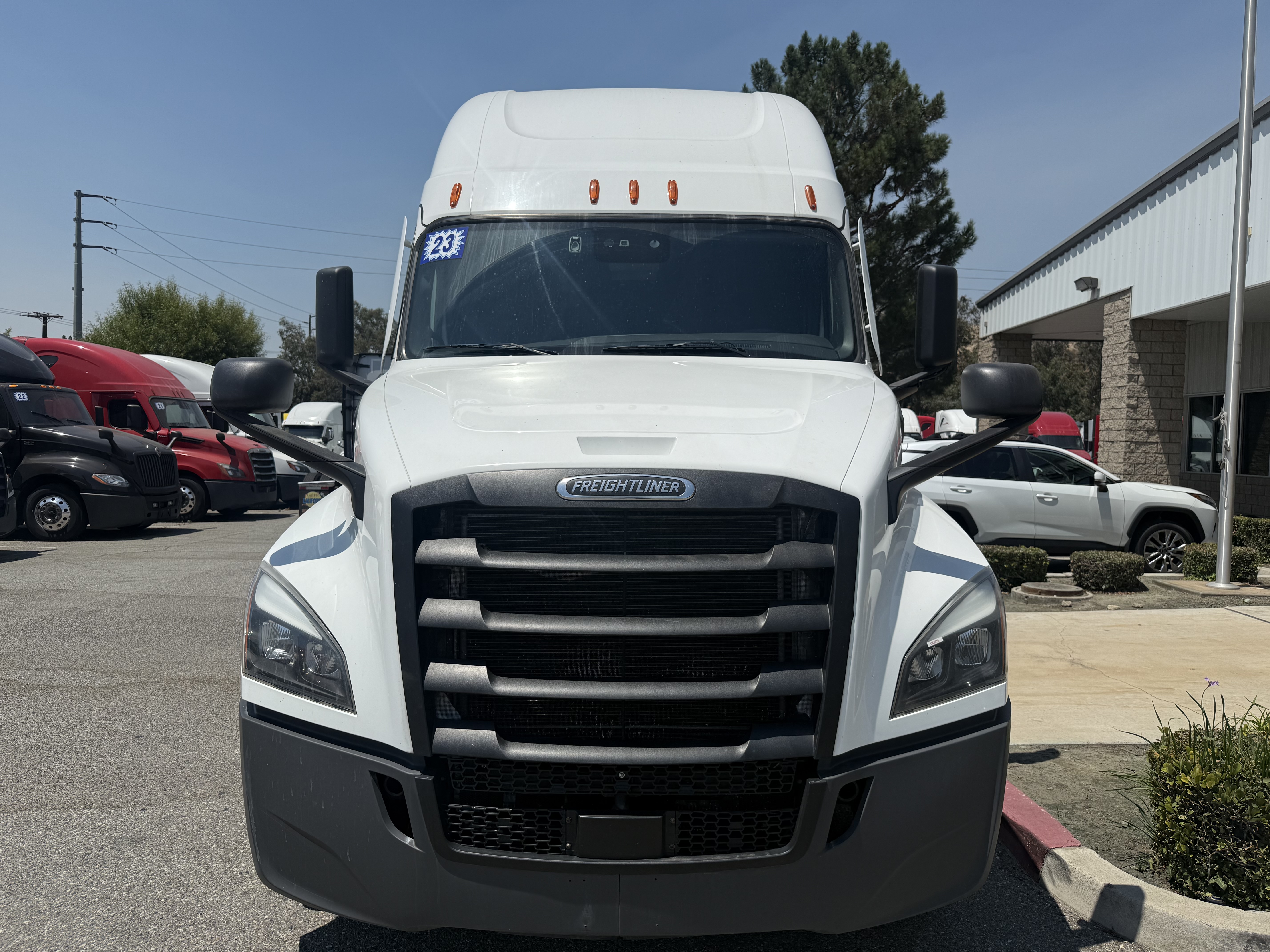 2023 Freightliner Cascadia in Fontana, CA — photo 2