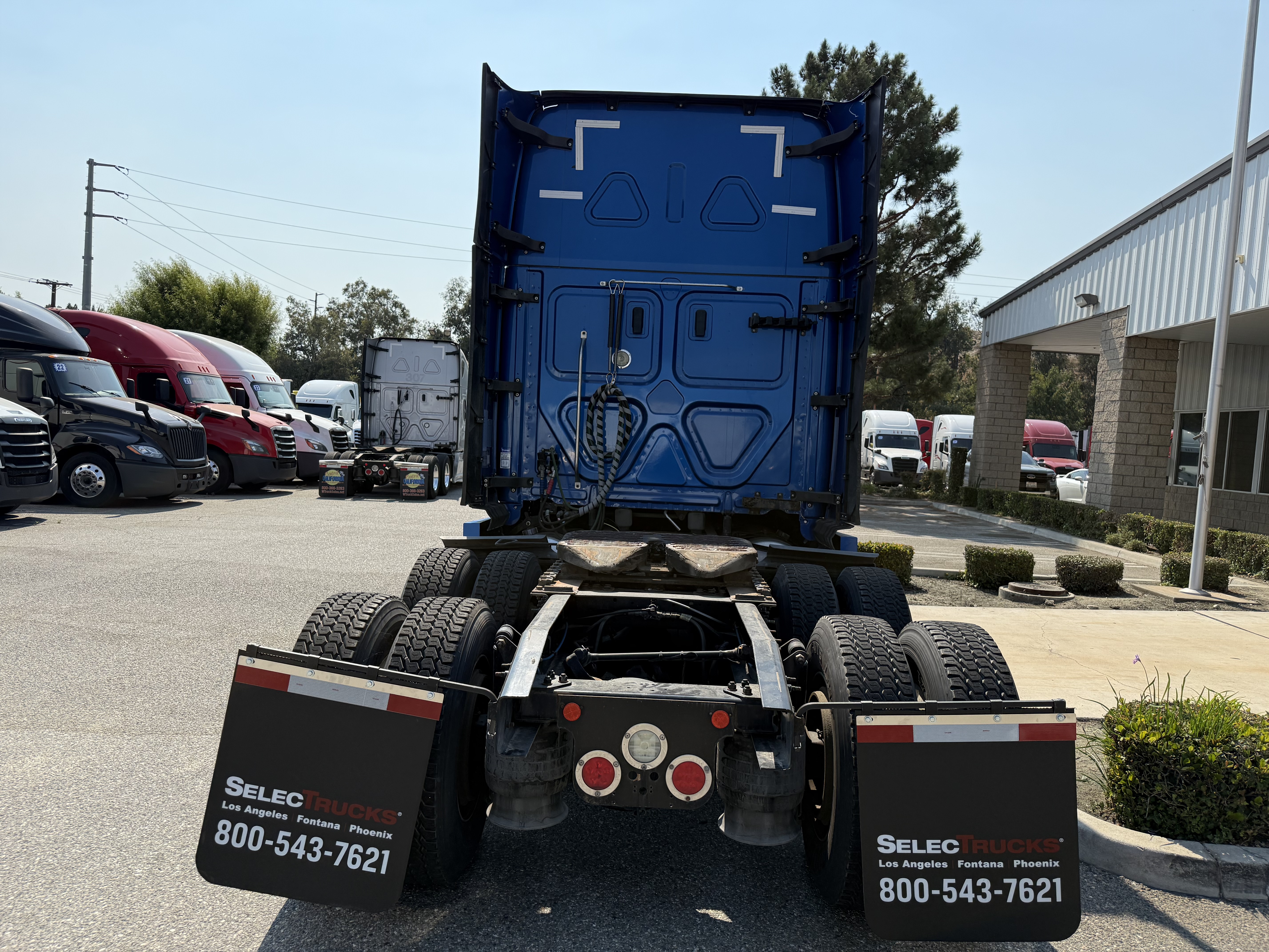 2020 Freightliner Cascadia in Fontana, CA — photo 5