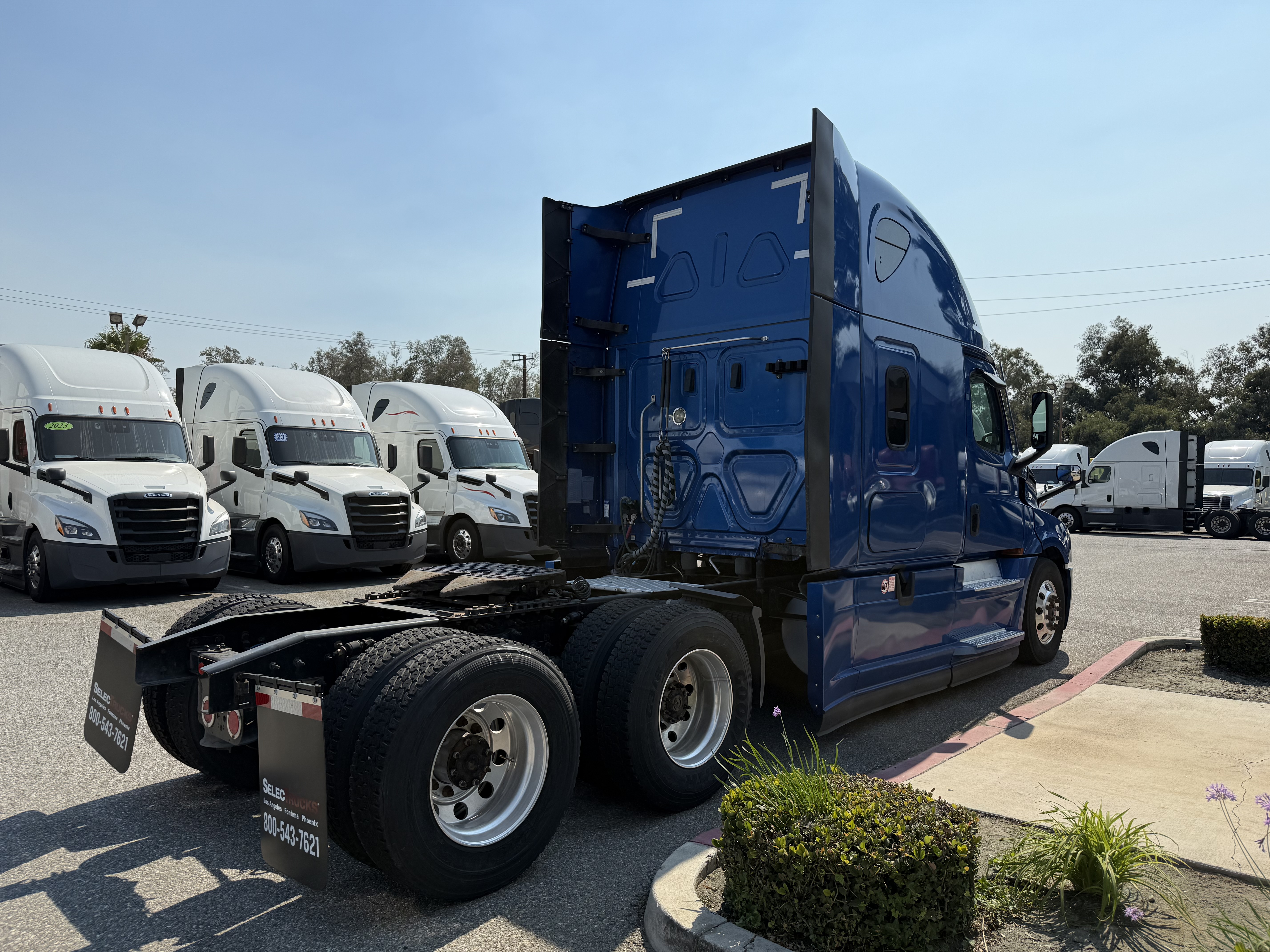 2020 Freightliner Cascadia in Fontana, CA — photo 6