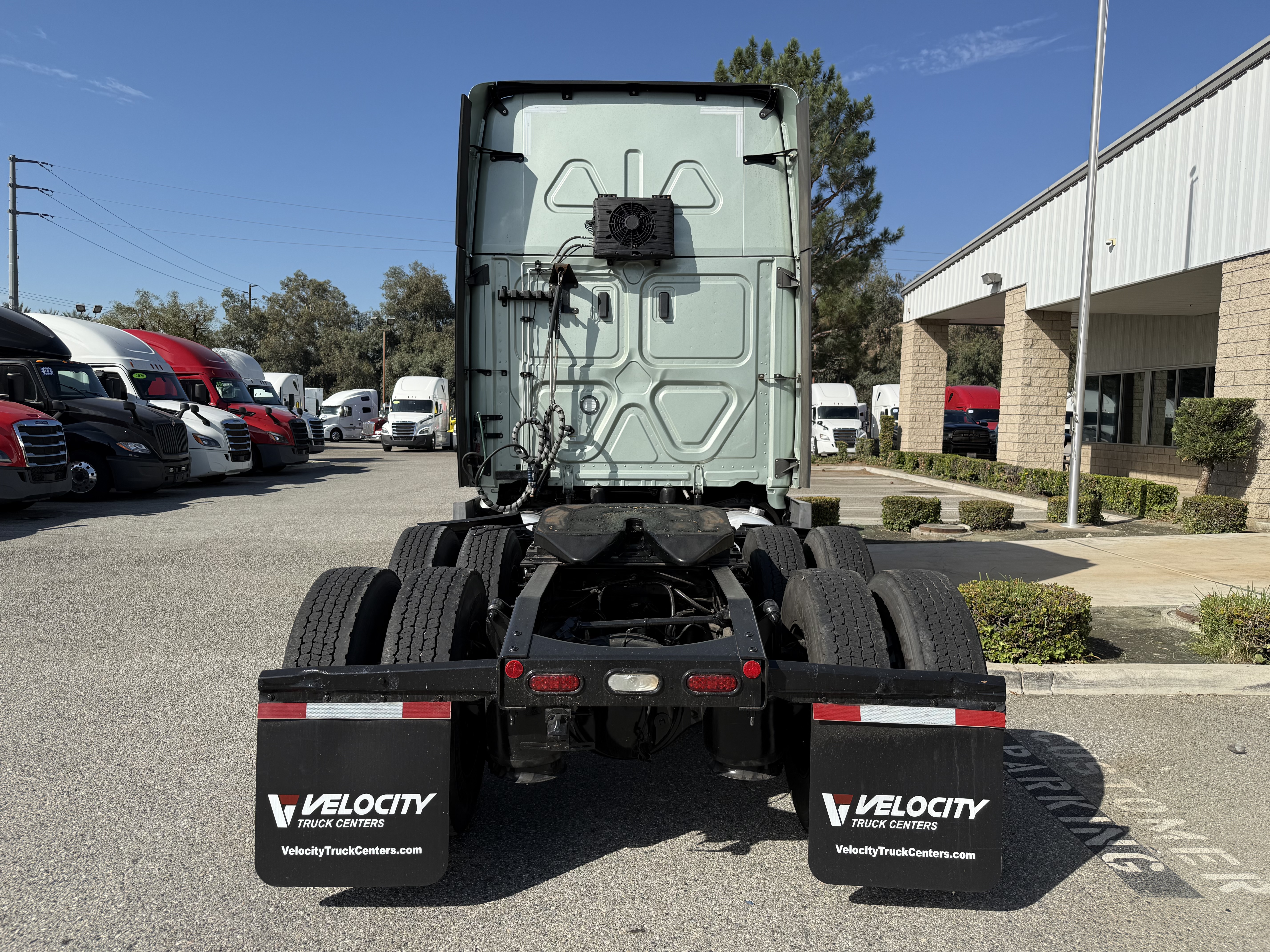 2022 Freightliner in Fontana, CA — photo 5