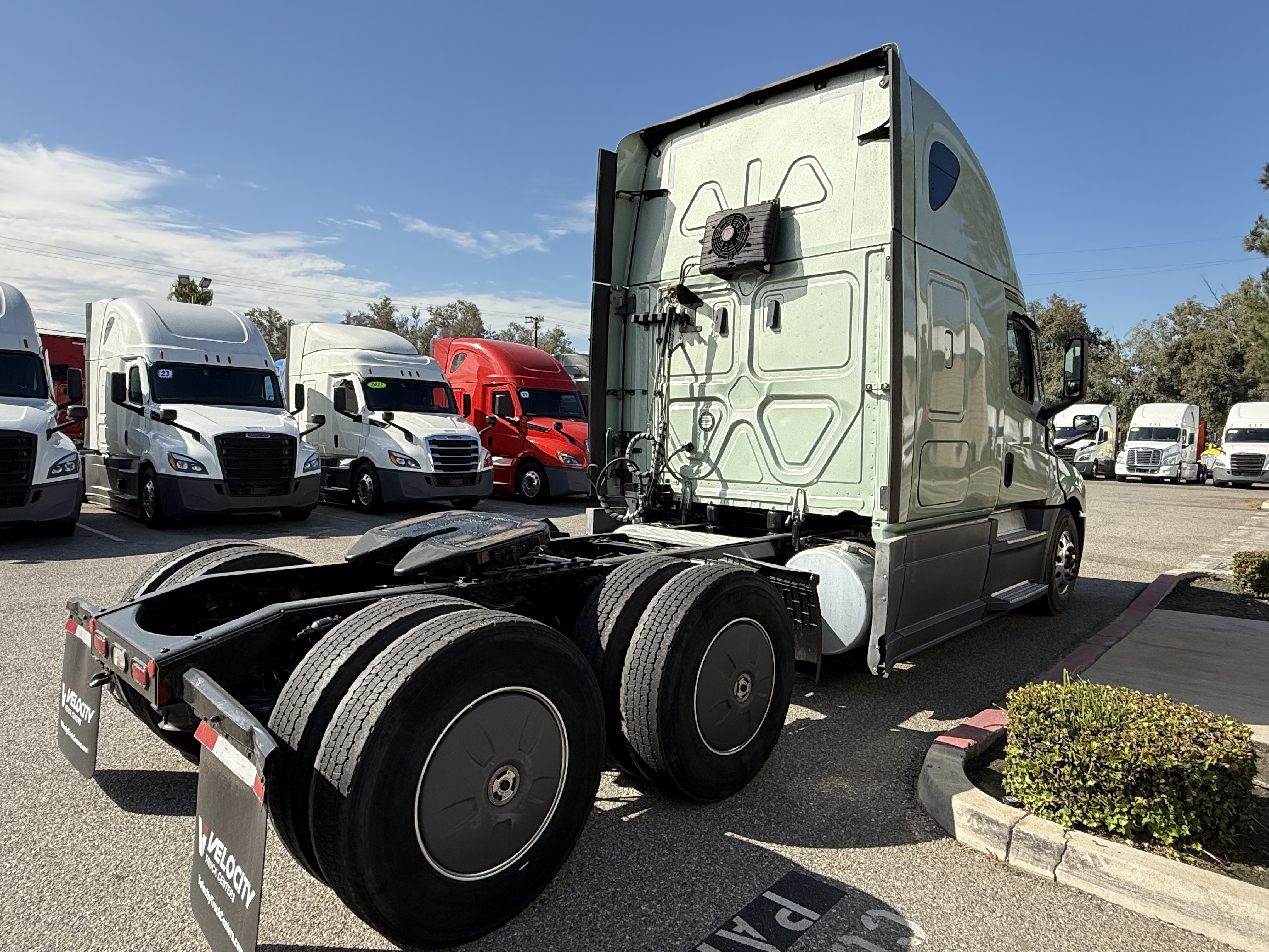 2022 Freightliner in Fontana, CA — photo 6