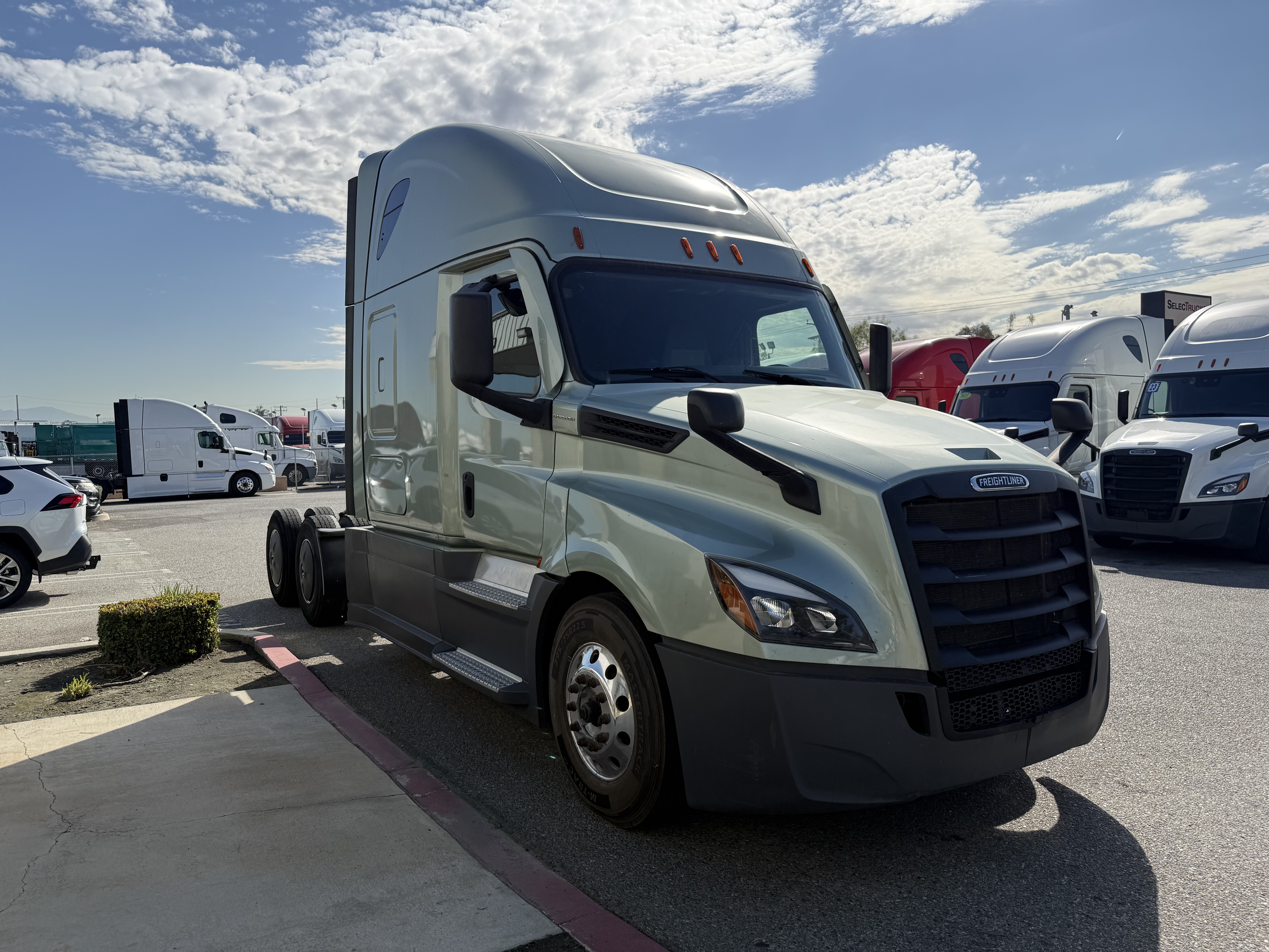 2022 Freightliner in Fontana, CA — photo 8