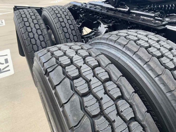 2023 Freightliner Cascadia 126" Sleeper Cab photo 3