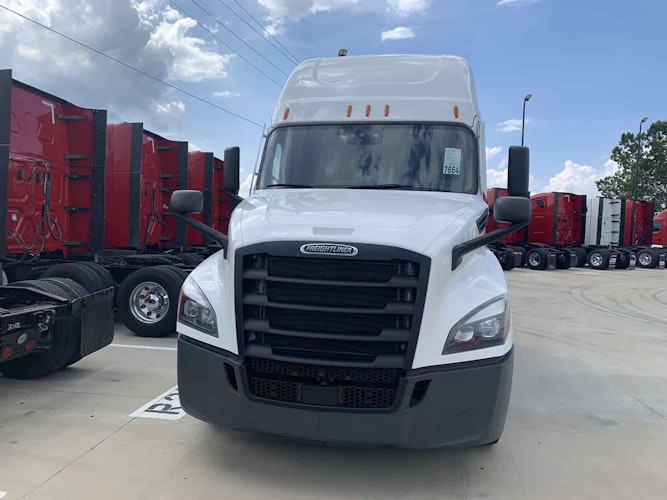2023 Freightliner Cascadia 126" Sleeper Cab photo 2