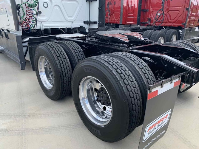 2023 Freightliner Cascadia 126" Sleeper Cab photo 4