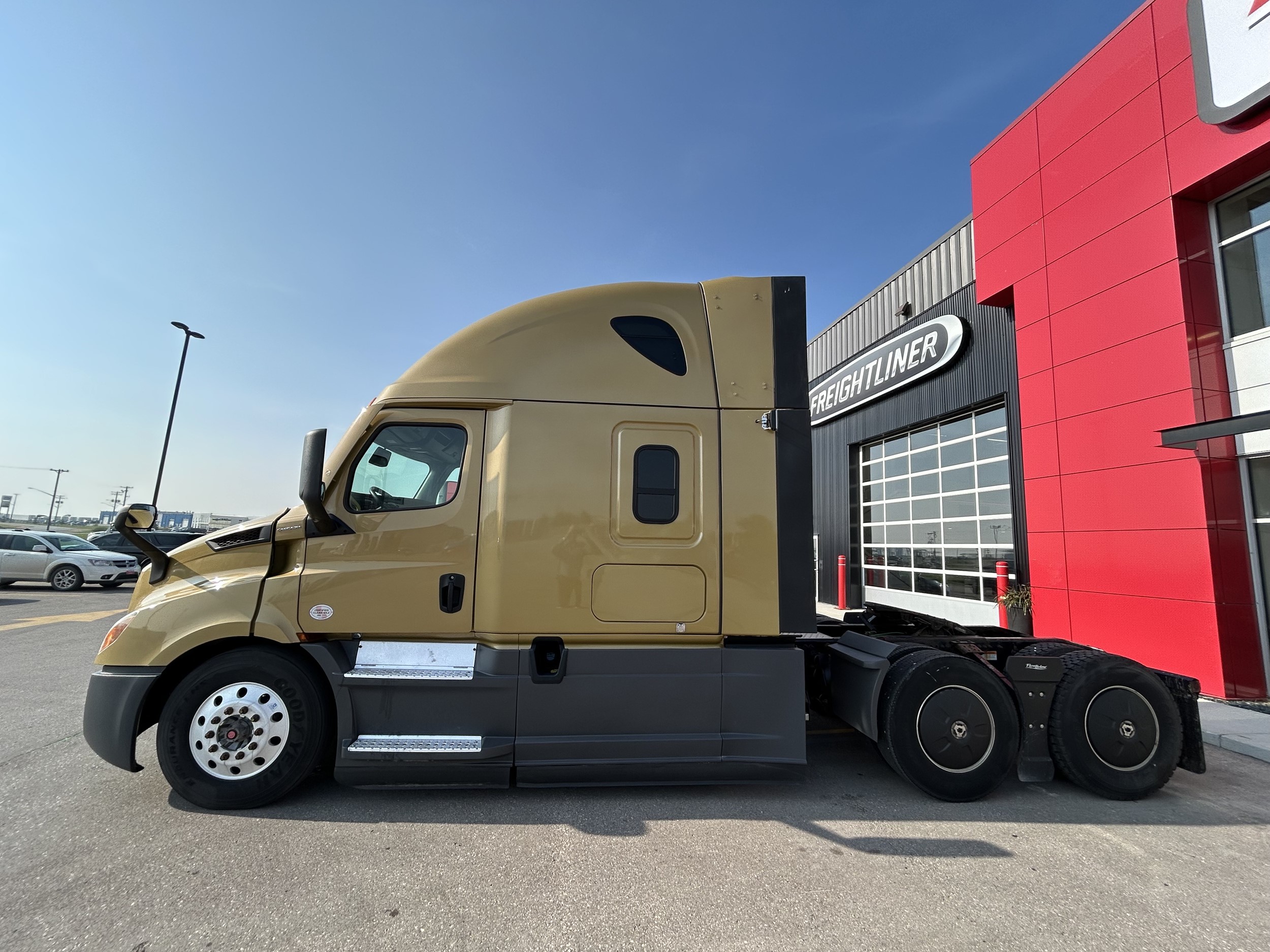 2022 Freightliner Cascadia — photo 4