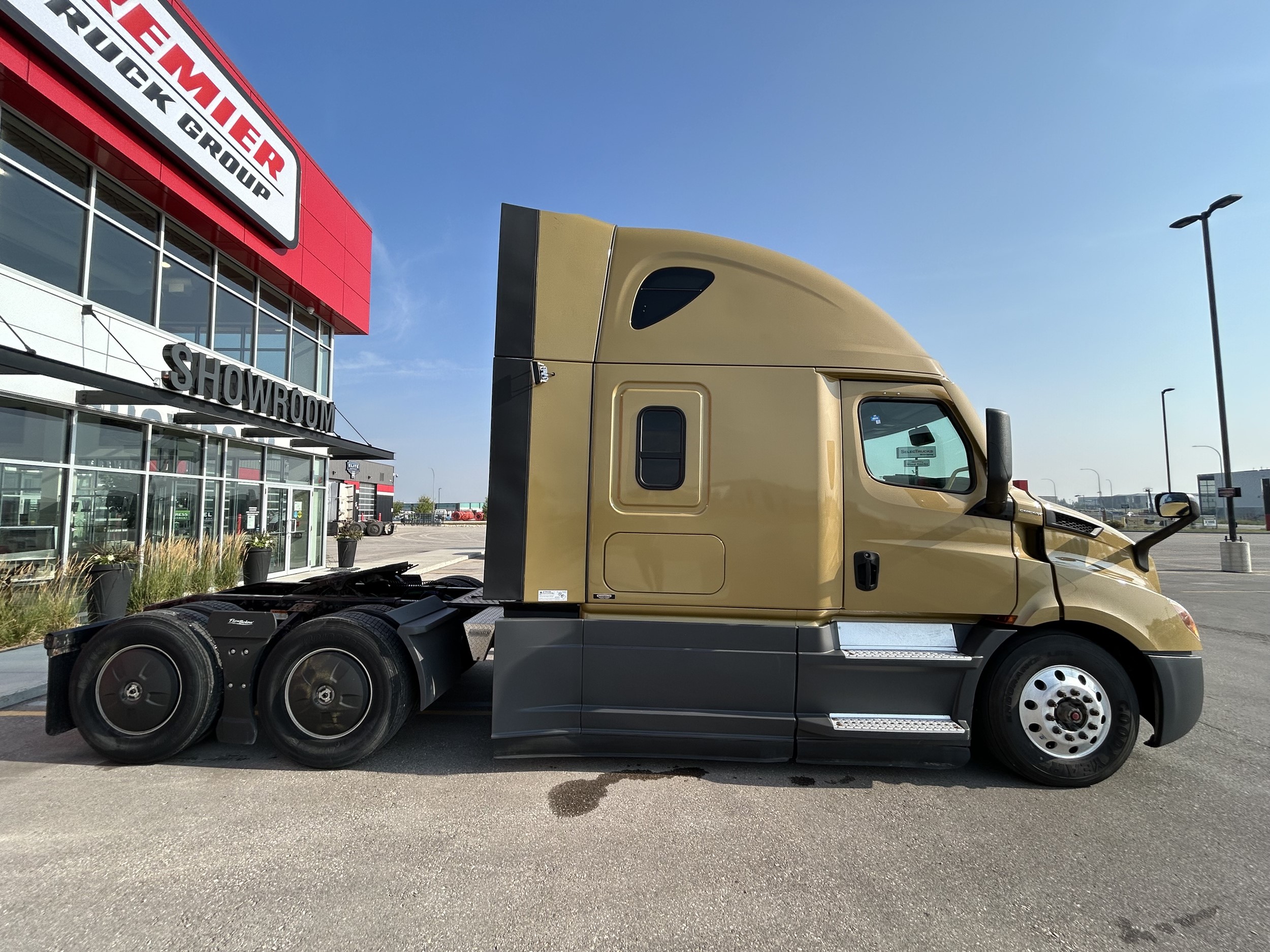 2022 Freightliner Cascadia — photo 5