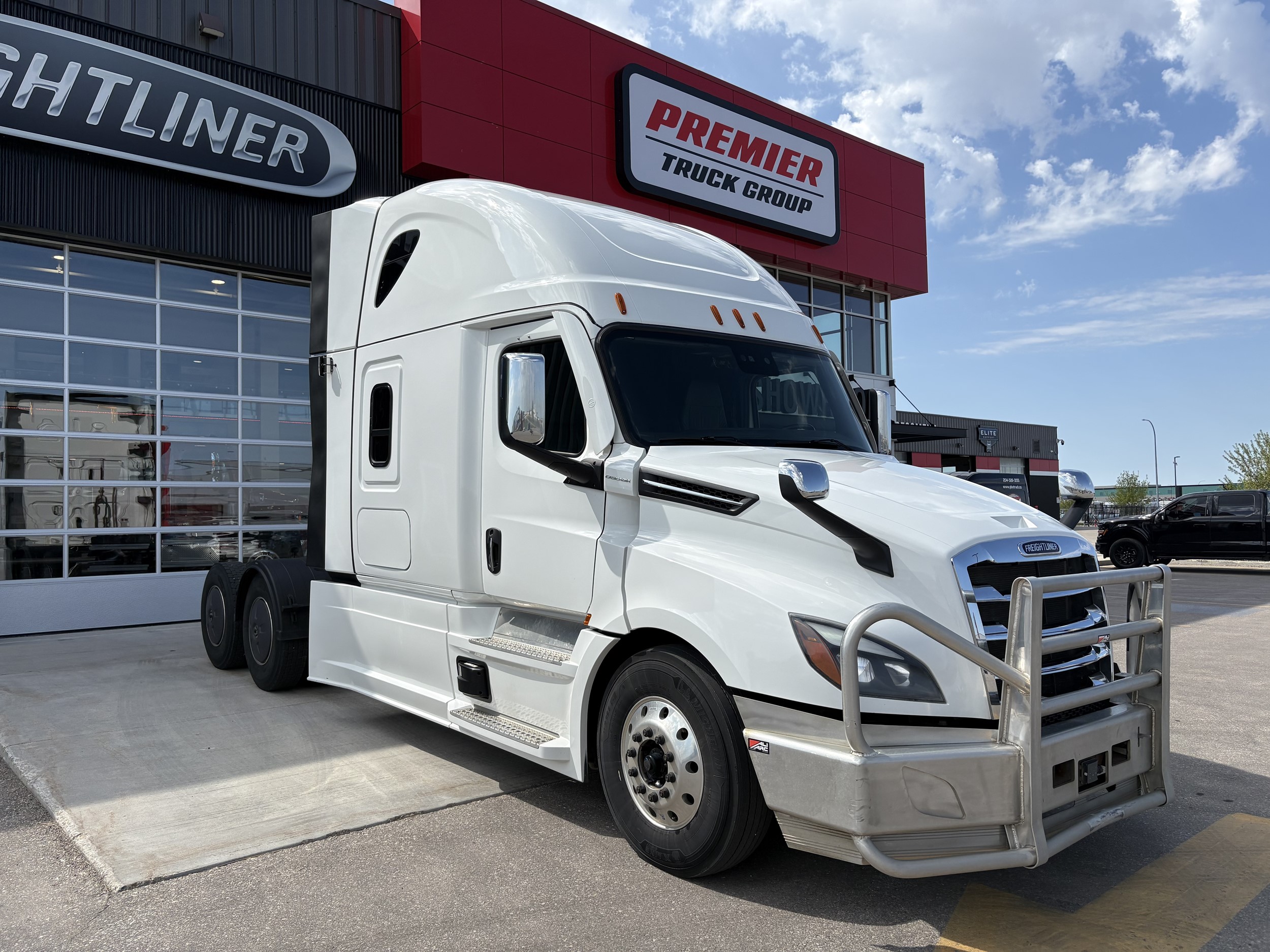 2024 Freightliner Cascadia — photo 3
