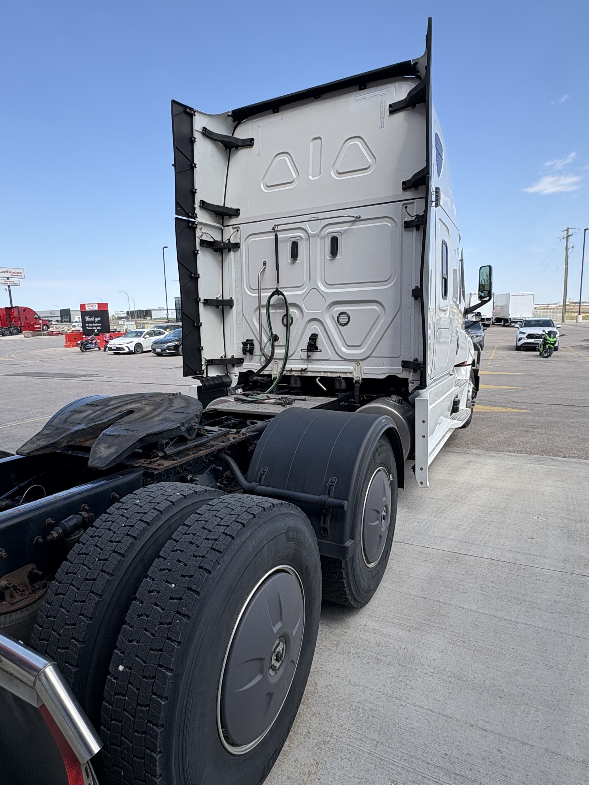 2024 Freightliner Cascadia — photo 5
