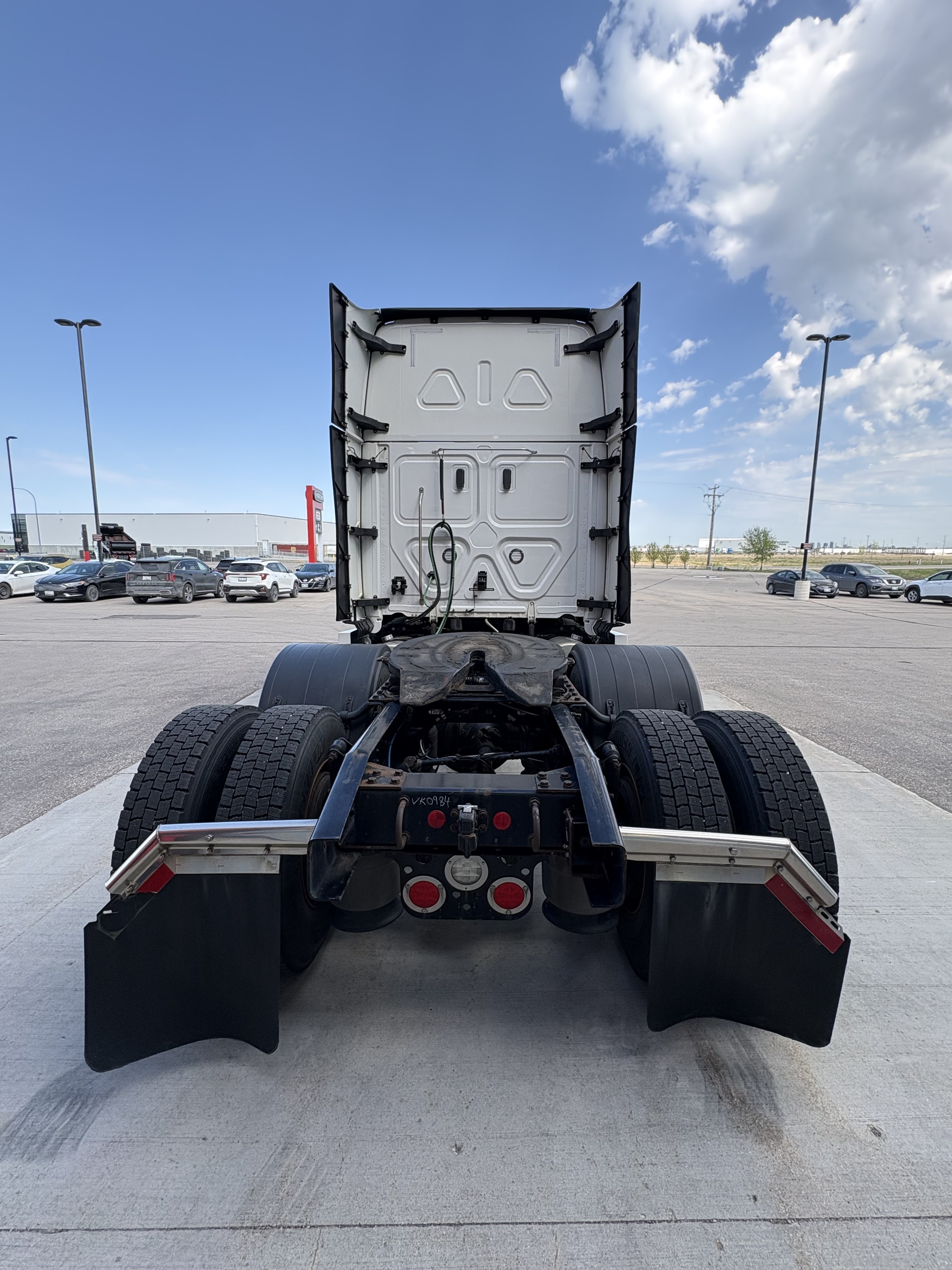 2024 Freightliner Cascadia — photo 6