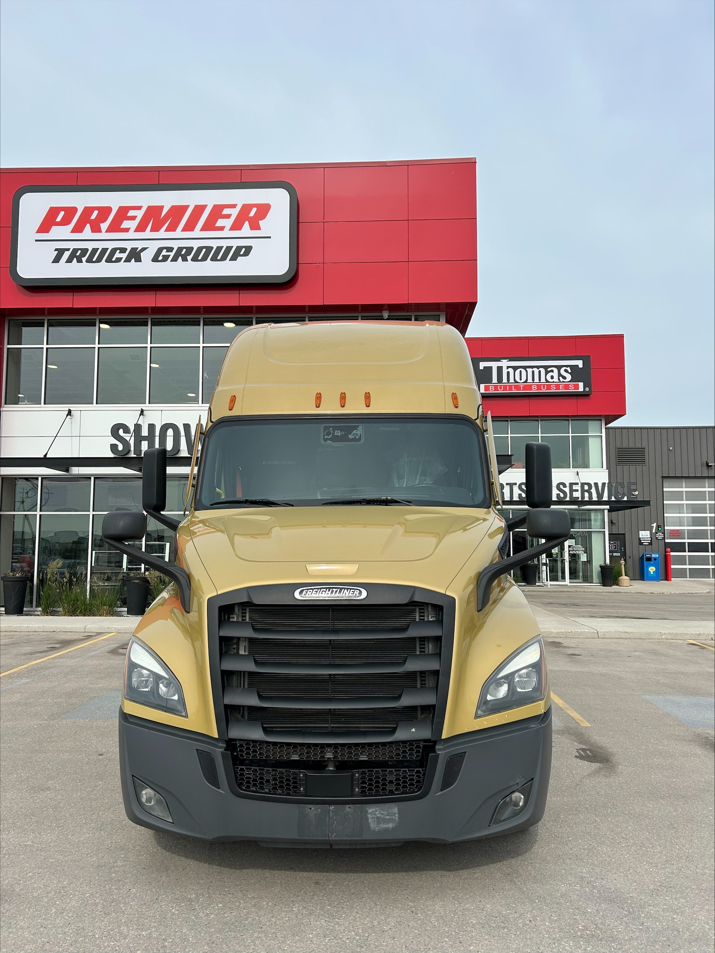 2022 Freightliner Cascadia — photo 2