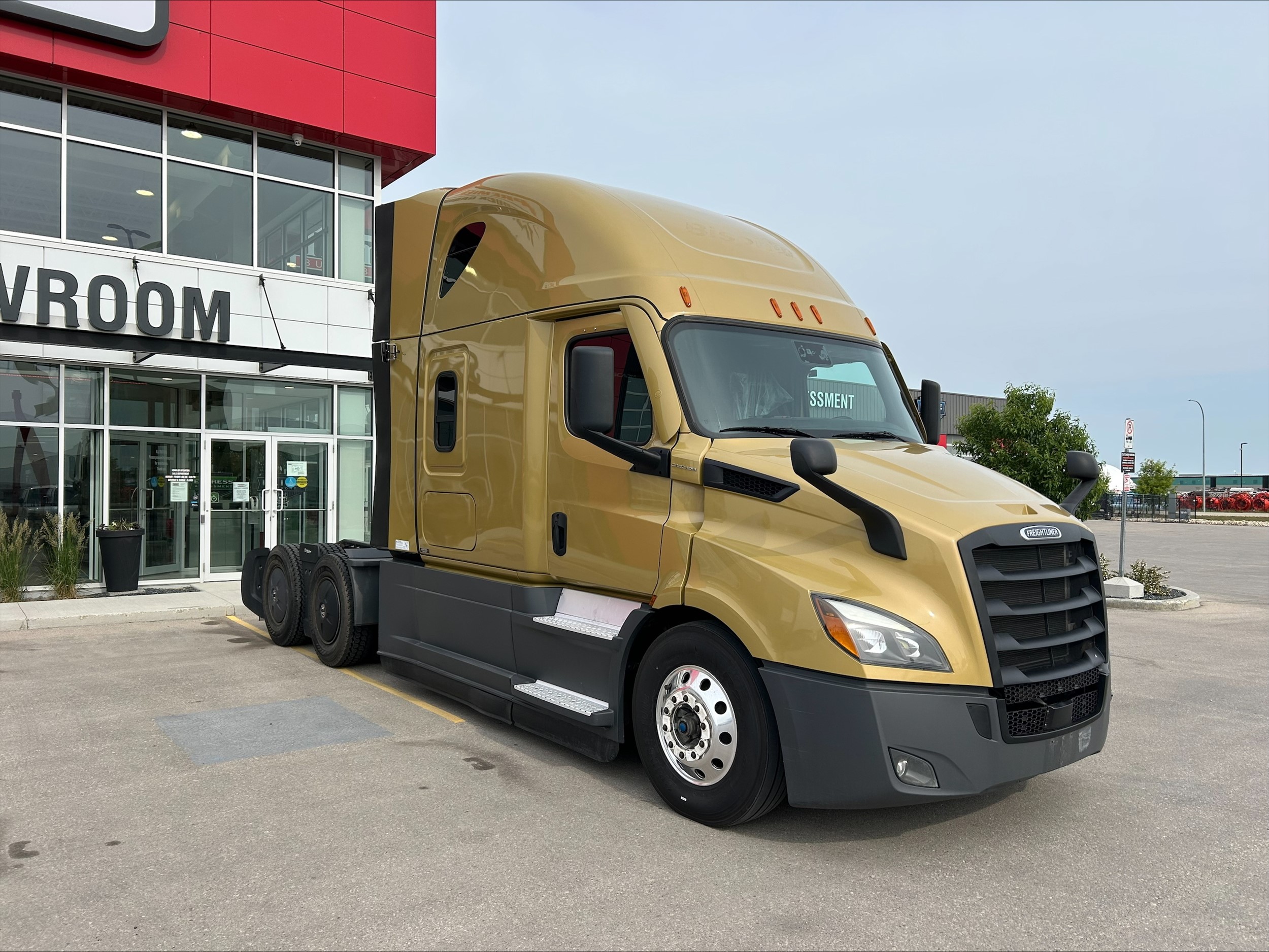 2022 Freightliner Cascadia — photo 3