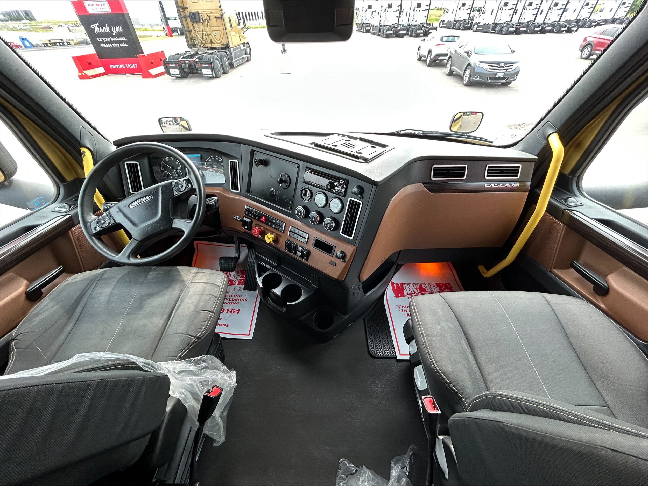 2022 Freightliner Cascadia — photo 7