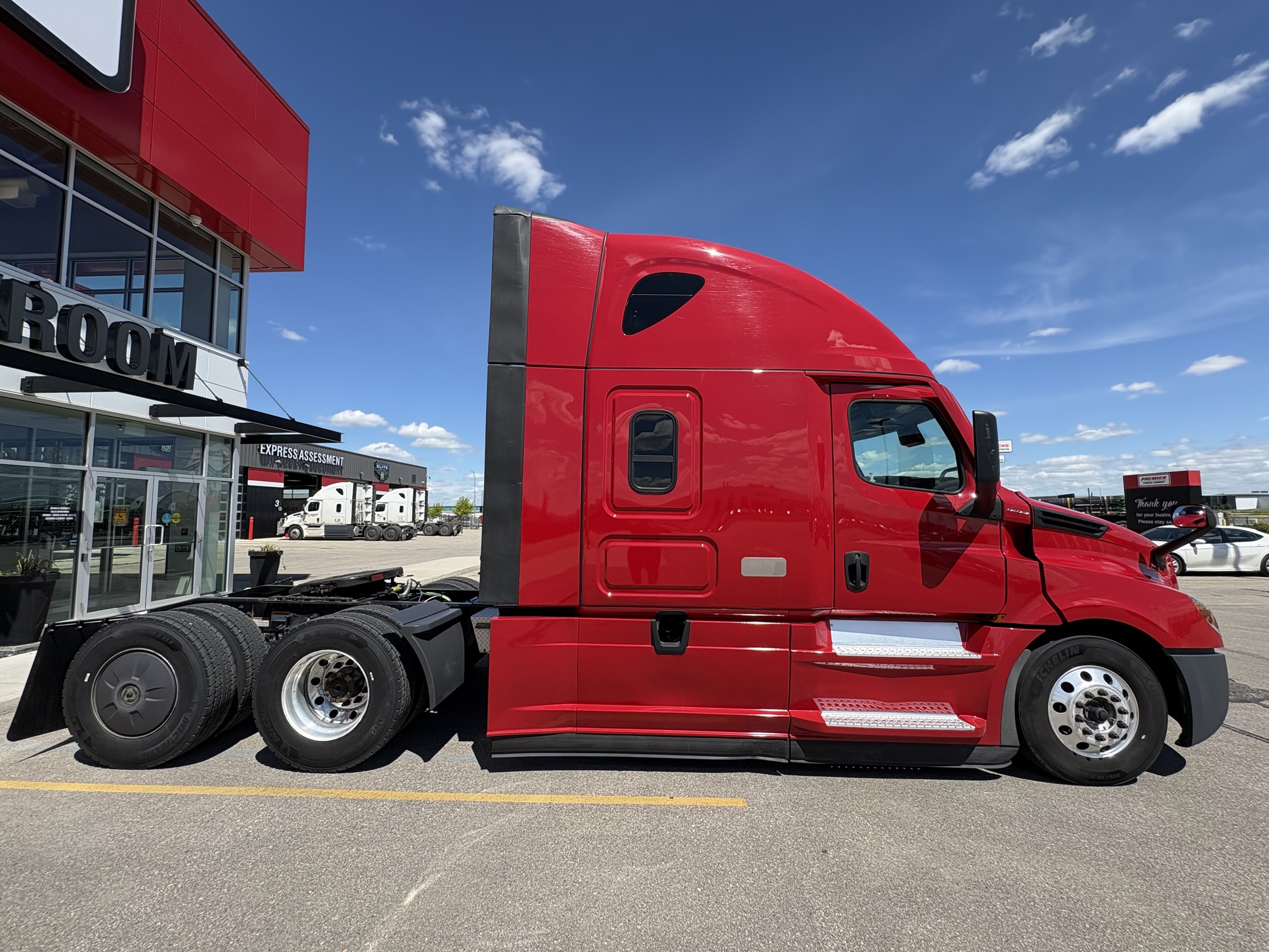 2023 Freightliner Cascadia — photo 4