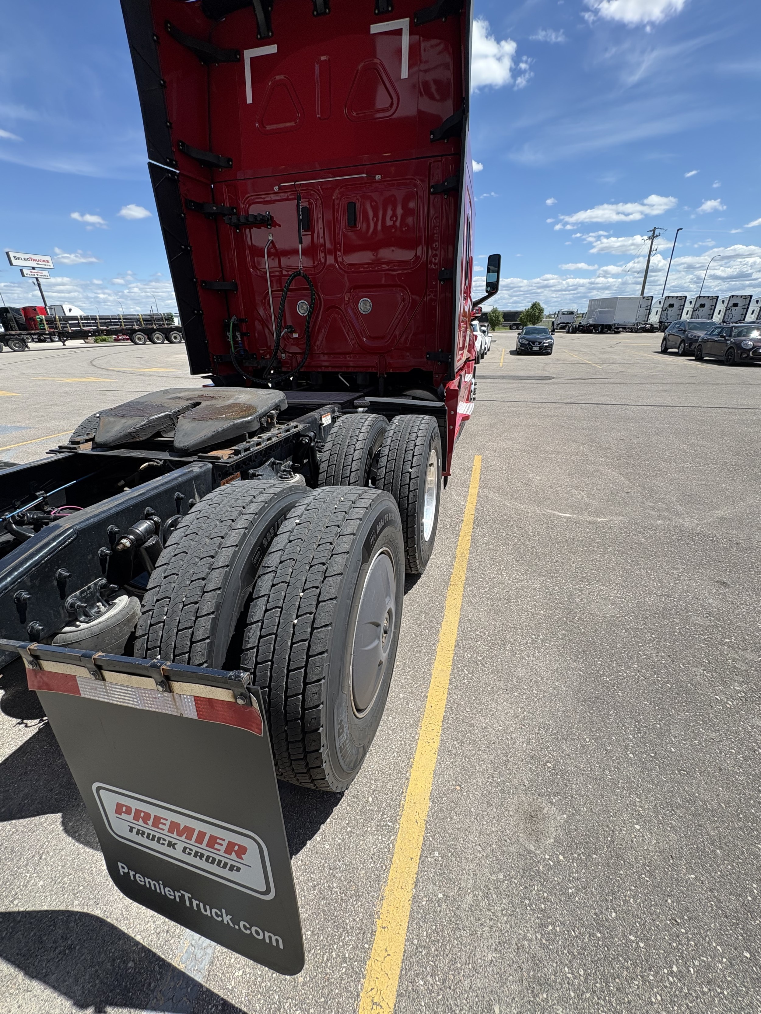 2023 Freightliner Cascadia — photo 5