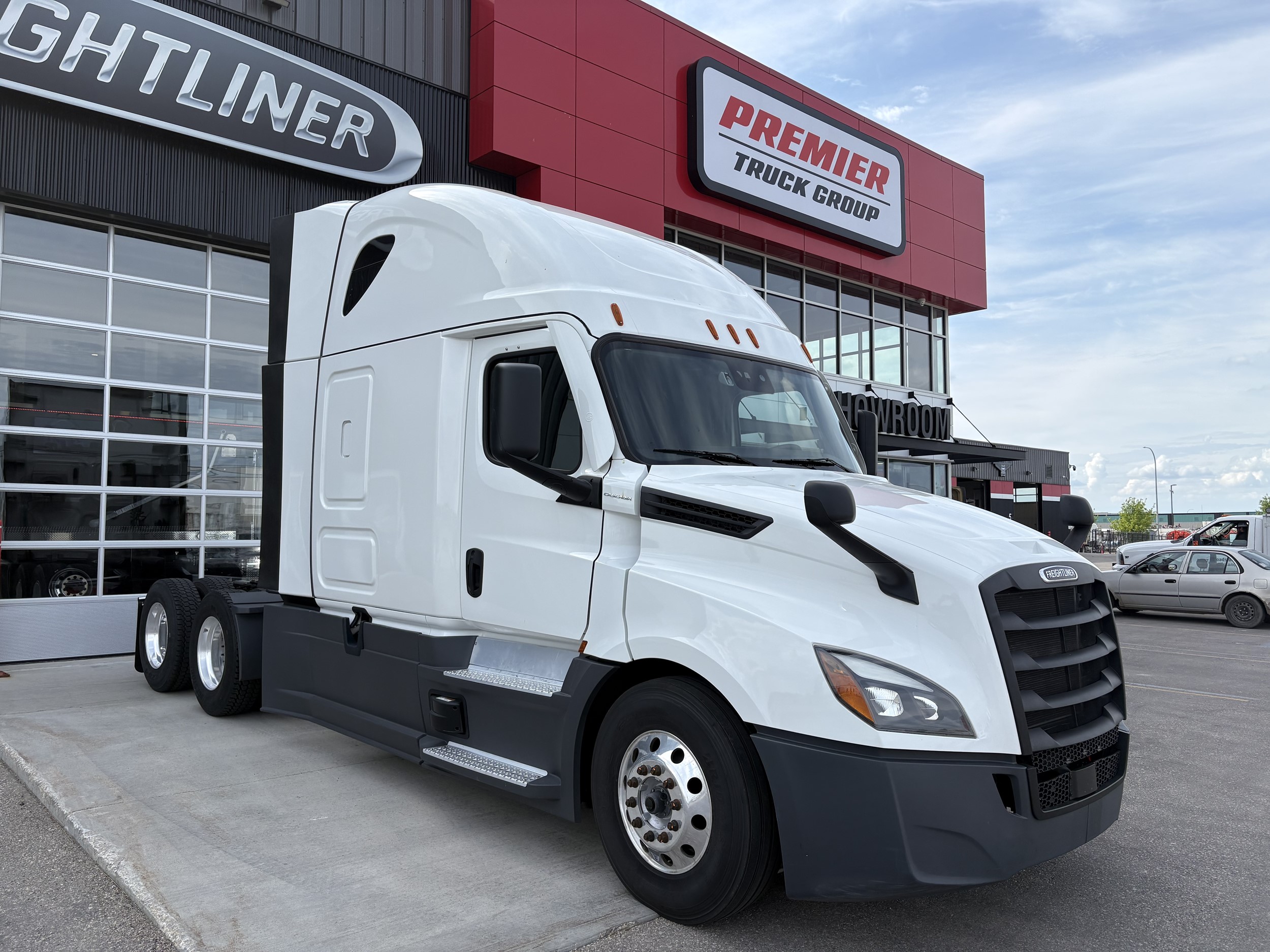 2024 Freightliner Cascadia — photo 3