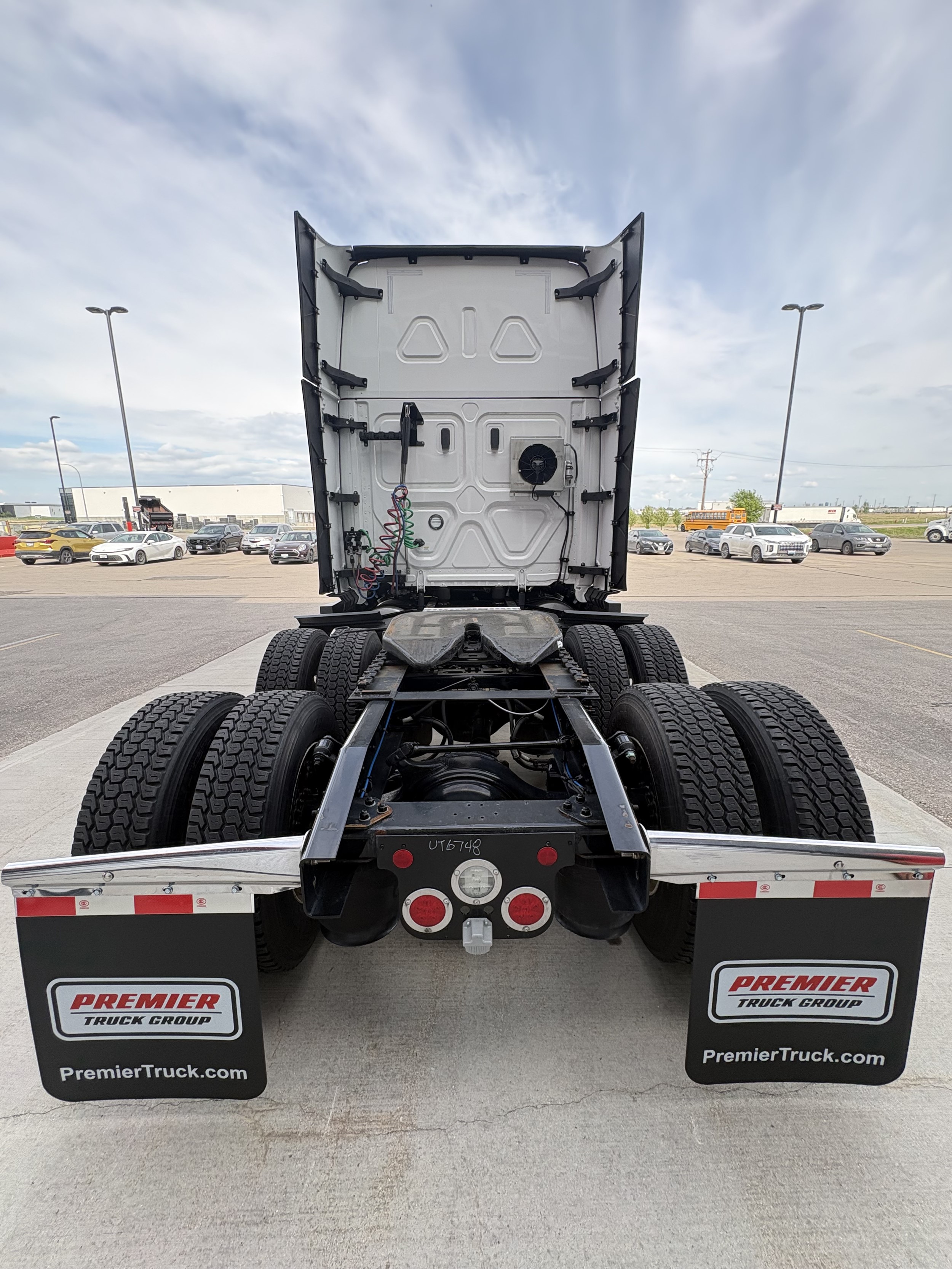 2024 Freightliner Cascadia — photo 6