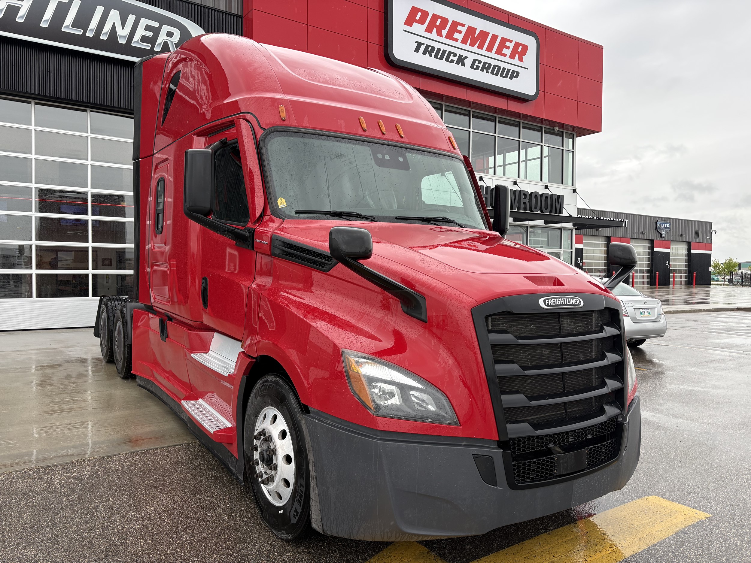 2023 Freightliner Cascadia — photo 3