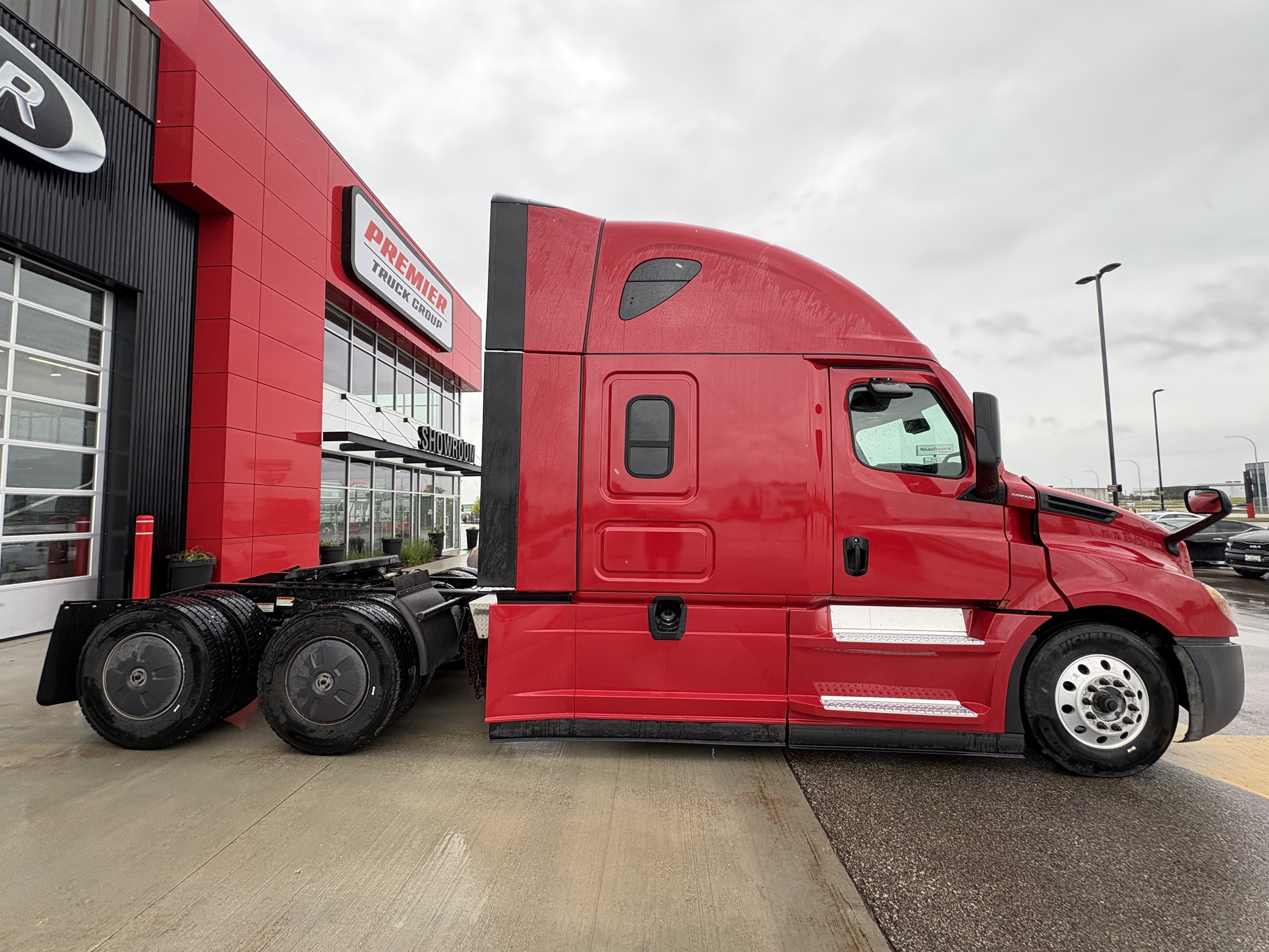 2023 Freightliner Cascadia — photo 4