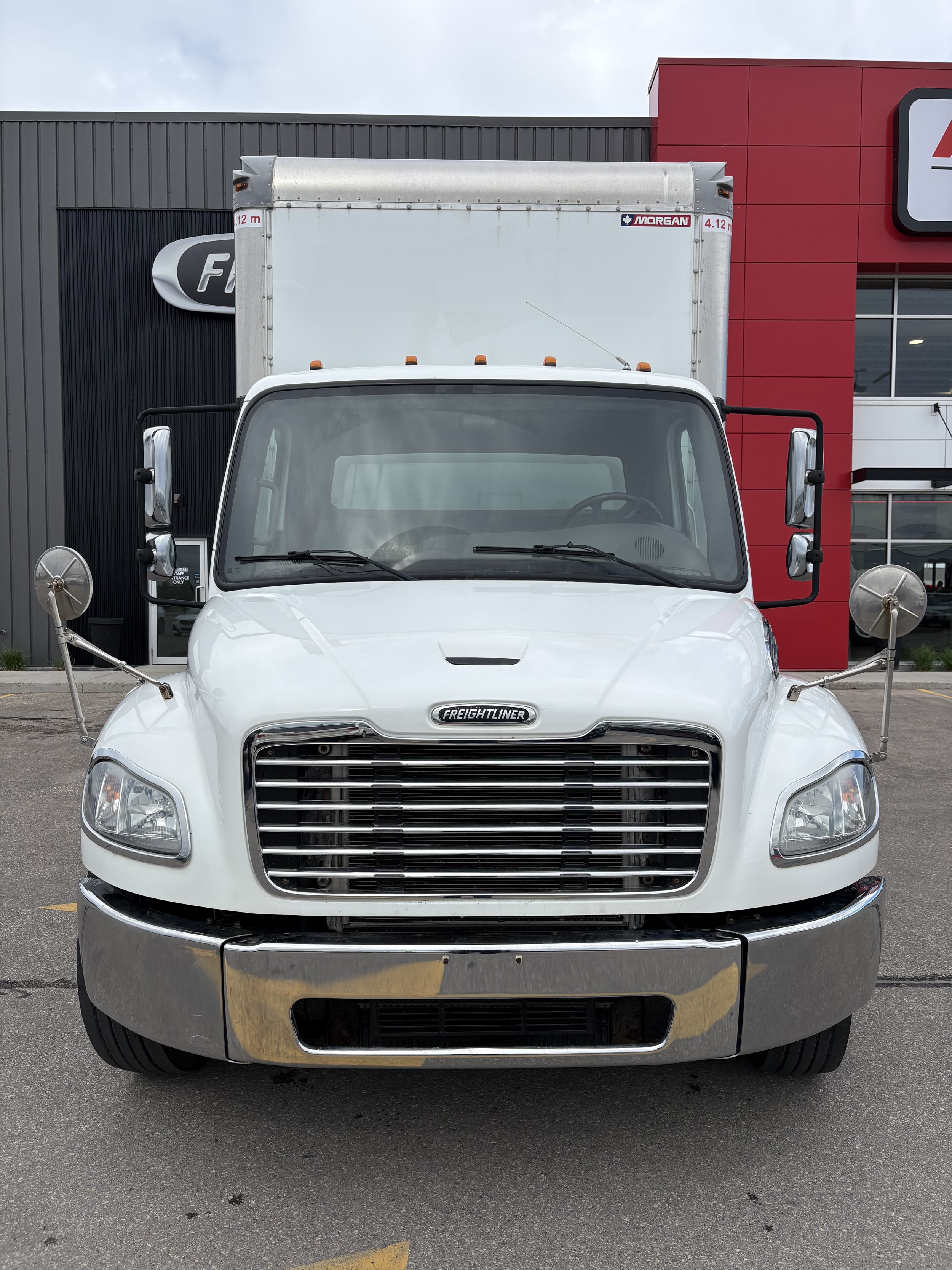 2019 Freightliner eM2 — photo 2