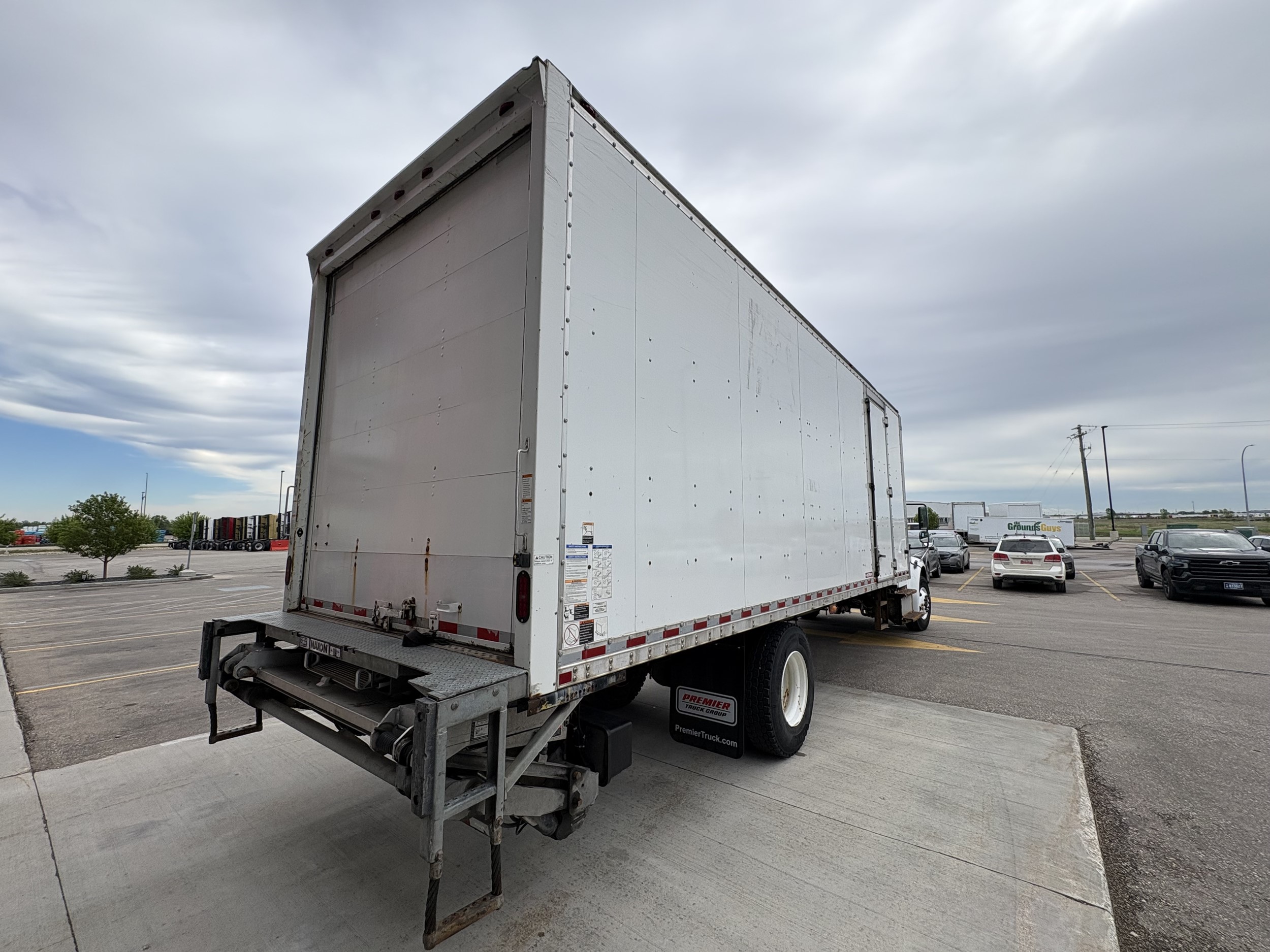 2019 Freightliner eM2 — photo 5
