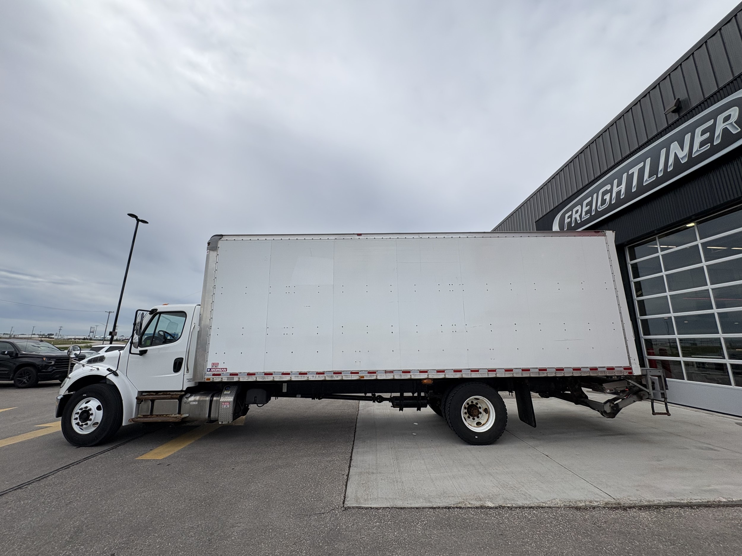 2019 Freightliner eM2 — photo 8