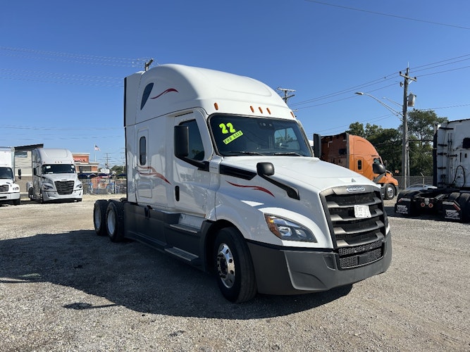 2022 Freightliner Cascadia 126" Sleeper Cab photo 3