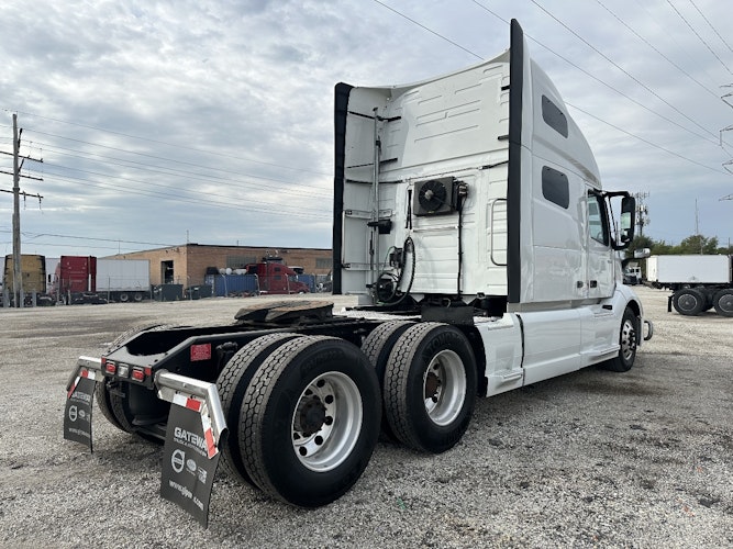 2022 Volvo Truck VNL photo 3