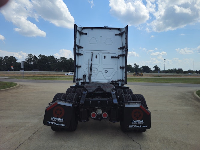 2024 Freightliner Cascadia 126" Sleeper Cab photo 4