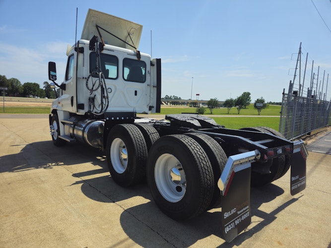 2019 Freightliner Cascadia 125" Sleeper Cab photo 3