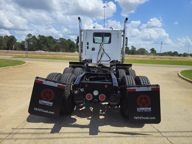 2020 Freightliner SD122 photo 4