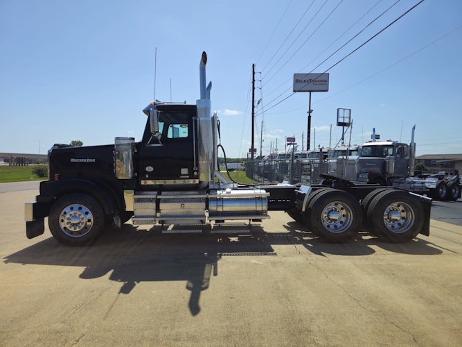 2021 Western Star 4900 EX photo 2