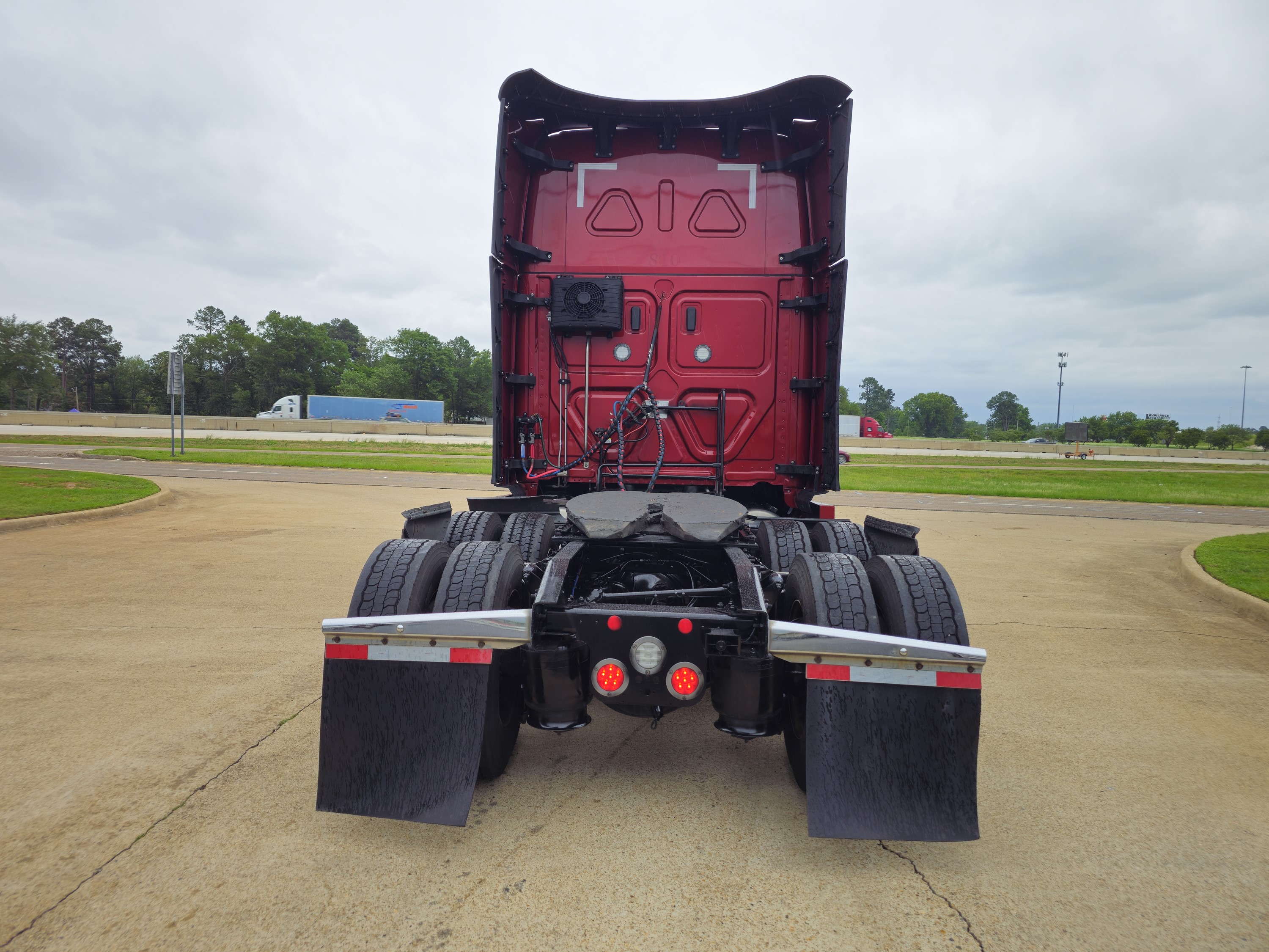 2024 Freightliner Cascadia — photo 4