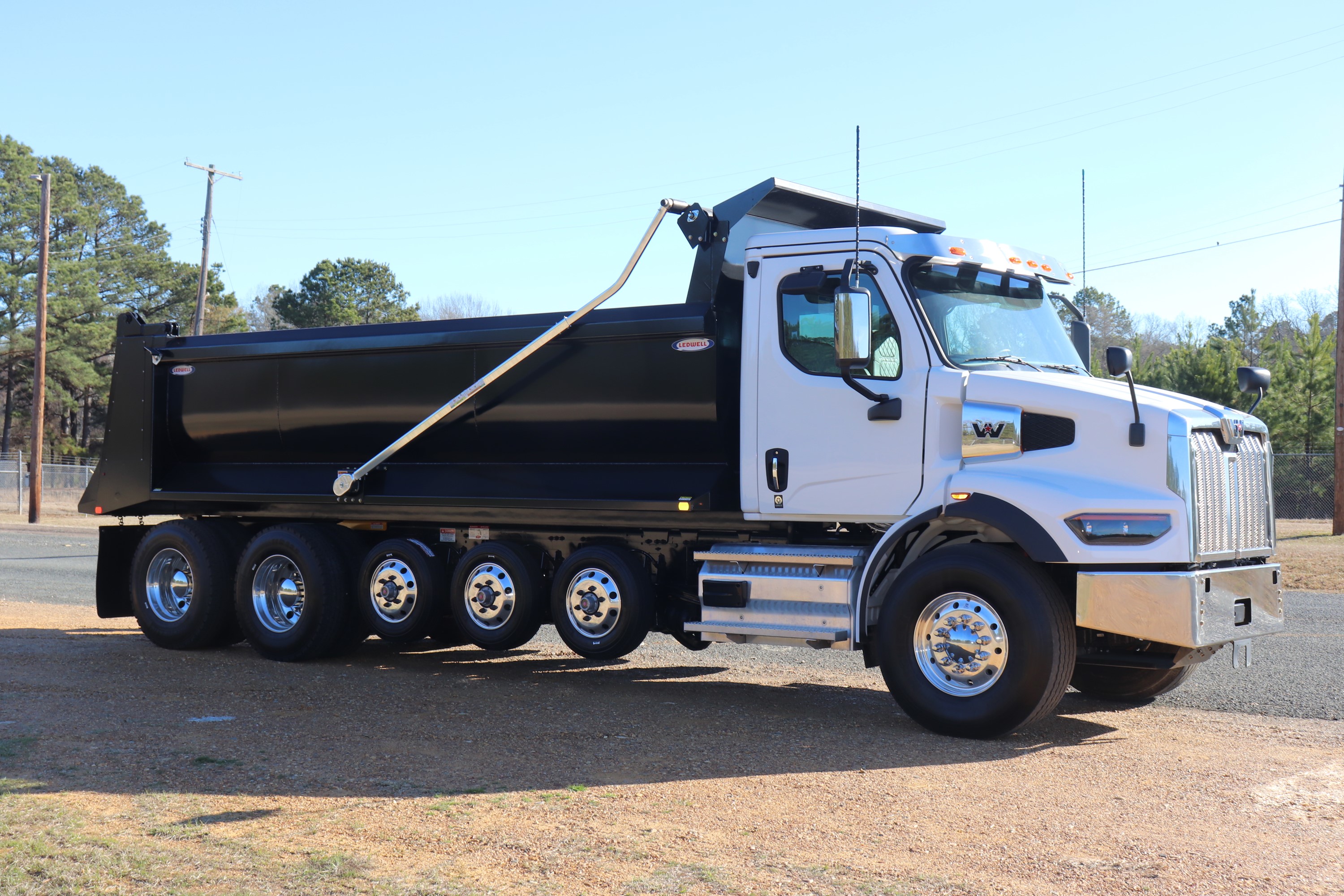 2025 Western Star — photo 7