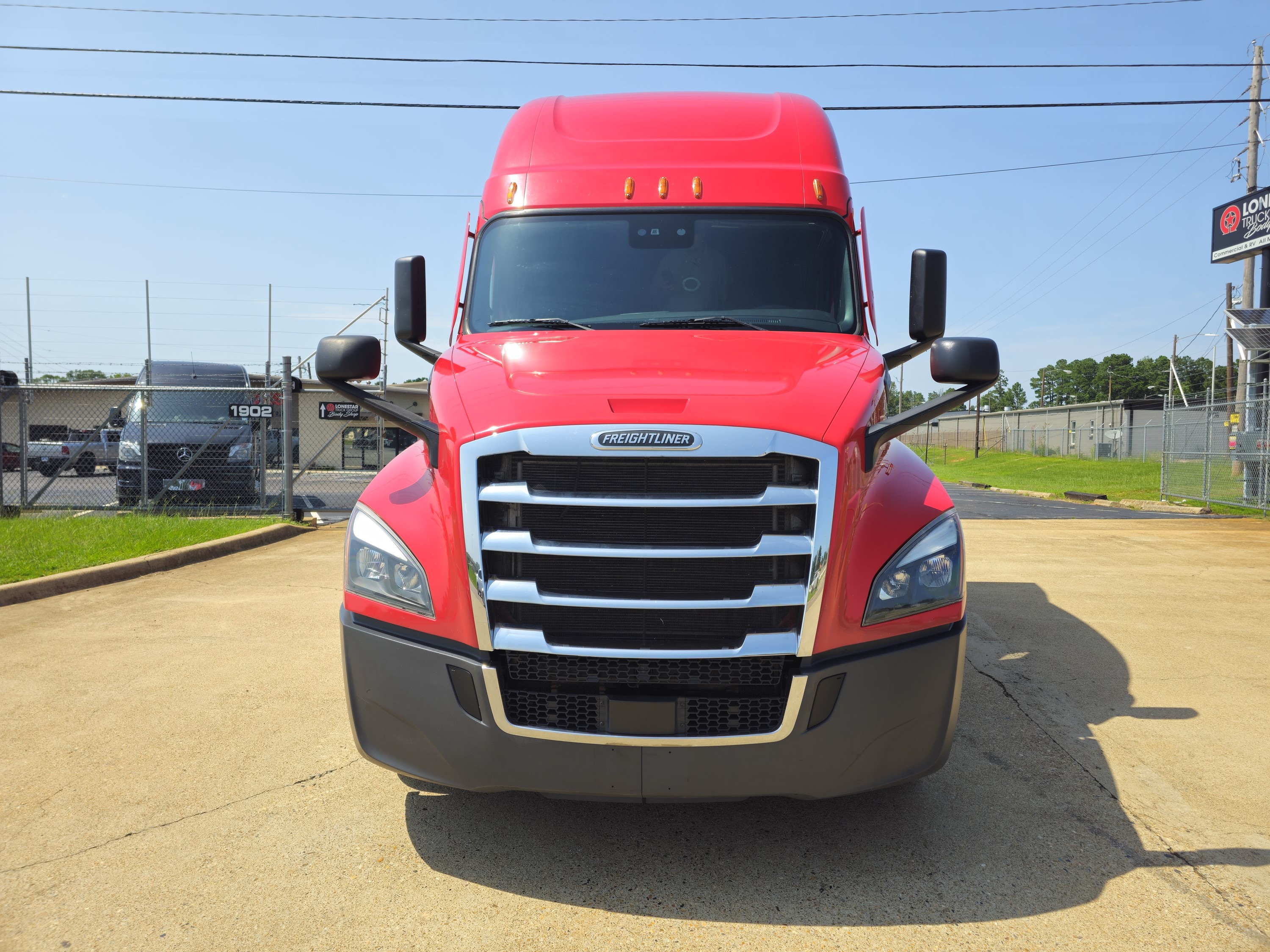 2023 Freightliner Cascadia — photo 8
