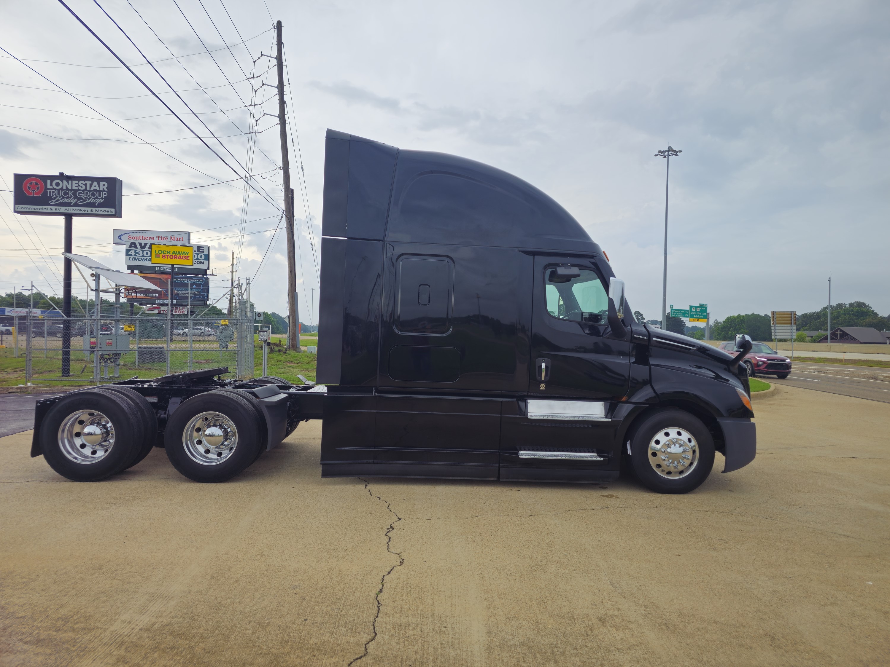 2025 Freightliner Cascadia — photo 6