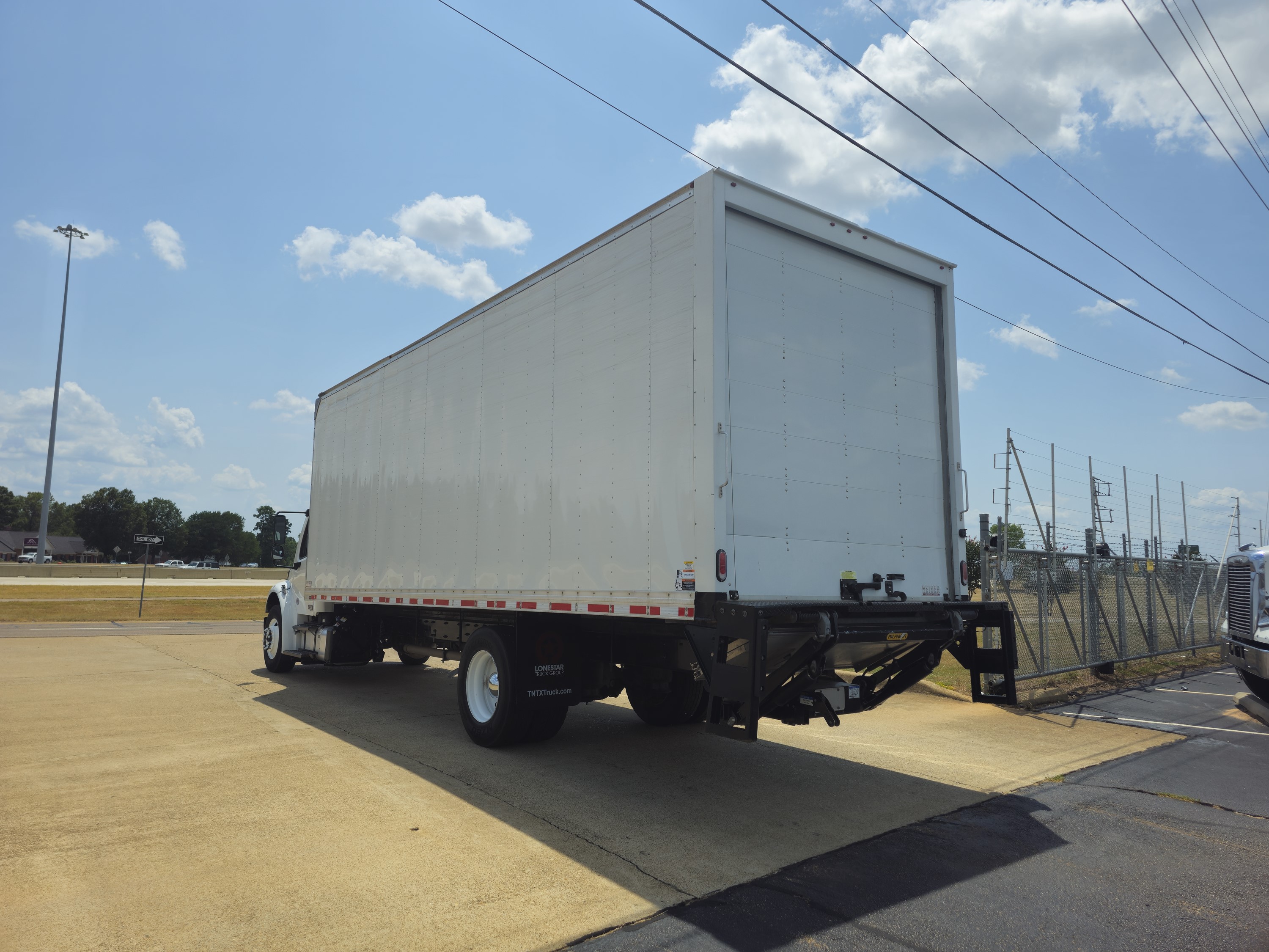 2025 Freightliner — photo 3