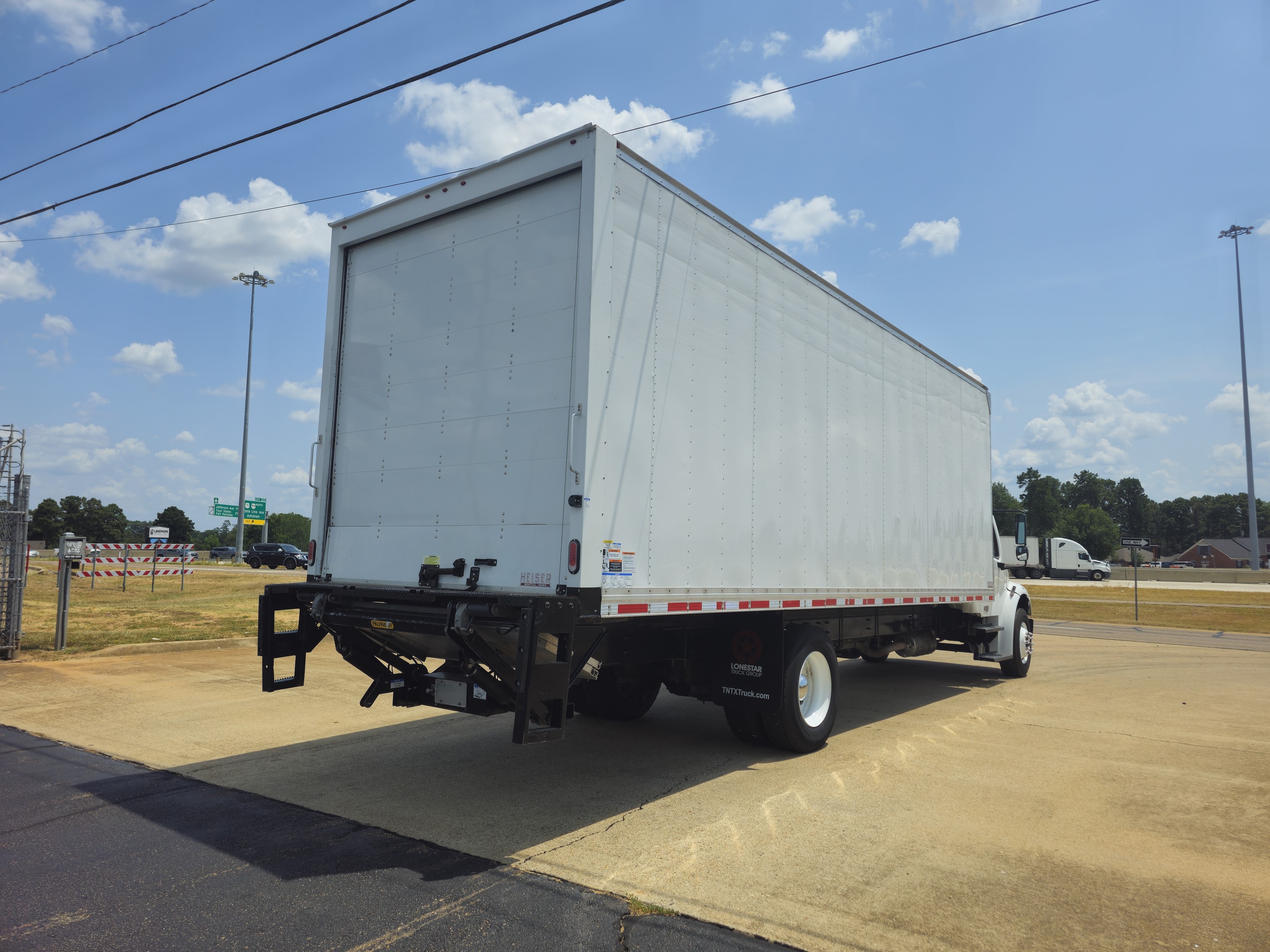 2025 Freightliner — photo 4