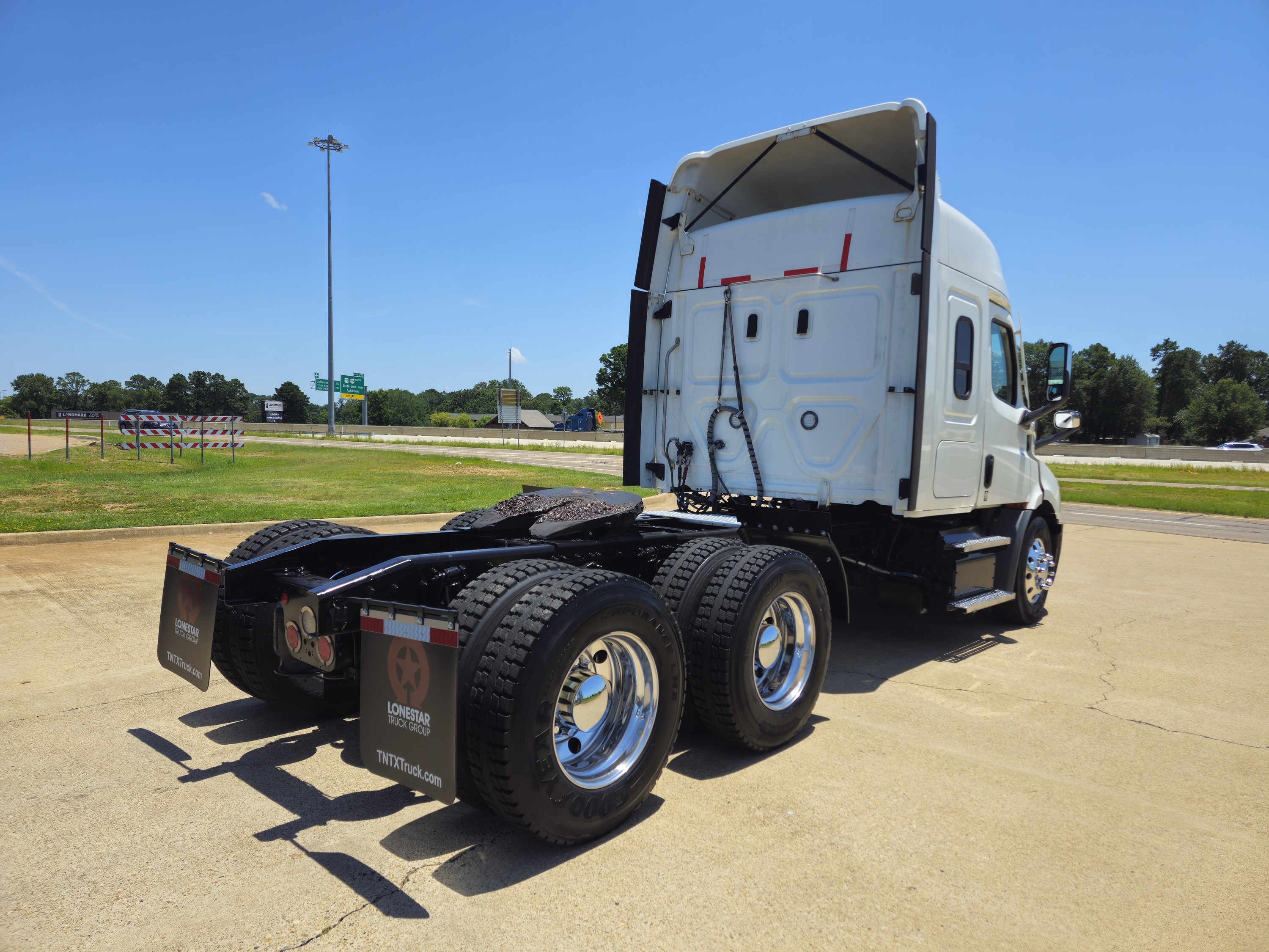 2022 Freightliner Cascadia — photo 5