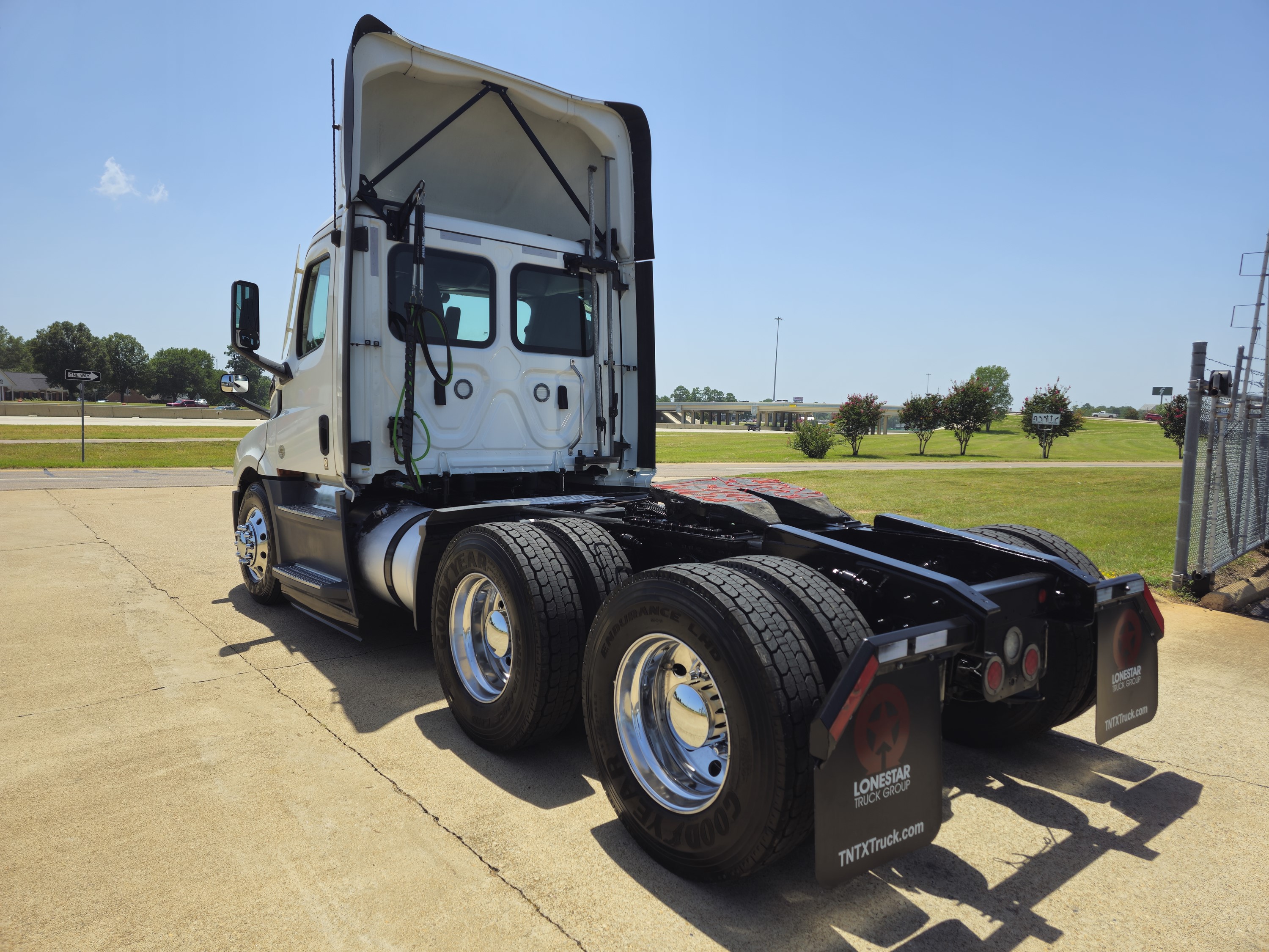 2022 Freightliner — photo 3