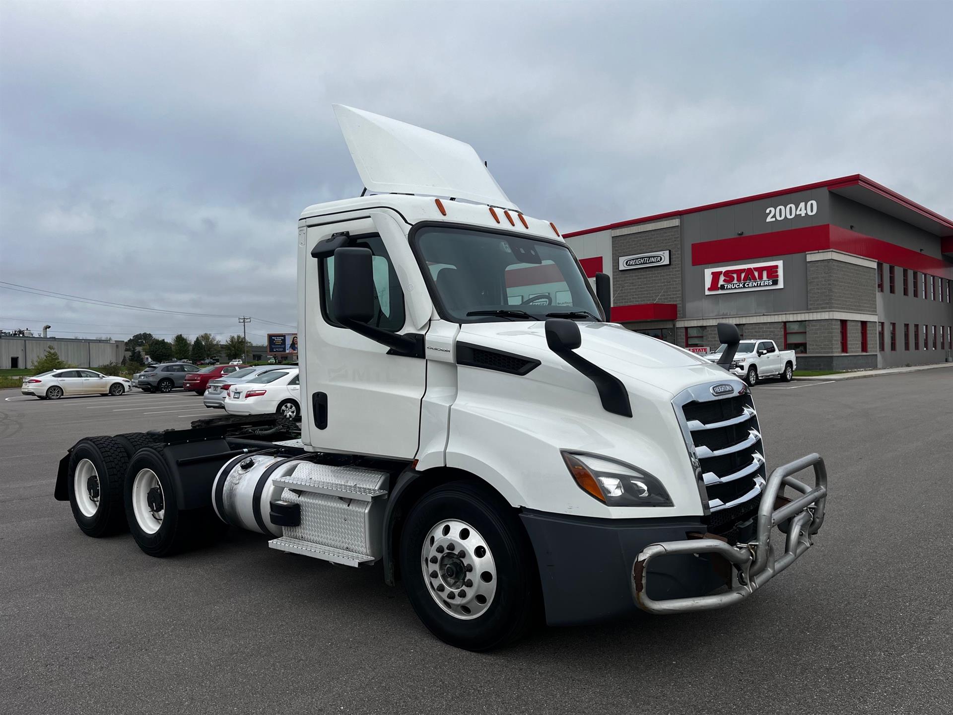 2023 Freightliner Cascadia in Twin Cities, MN