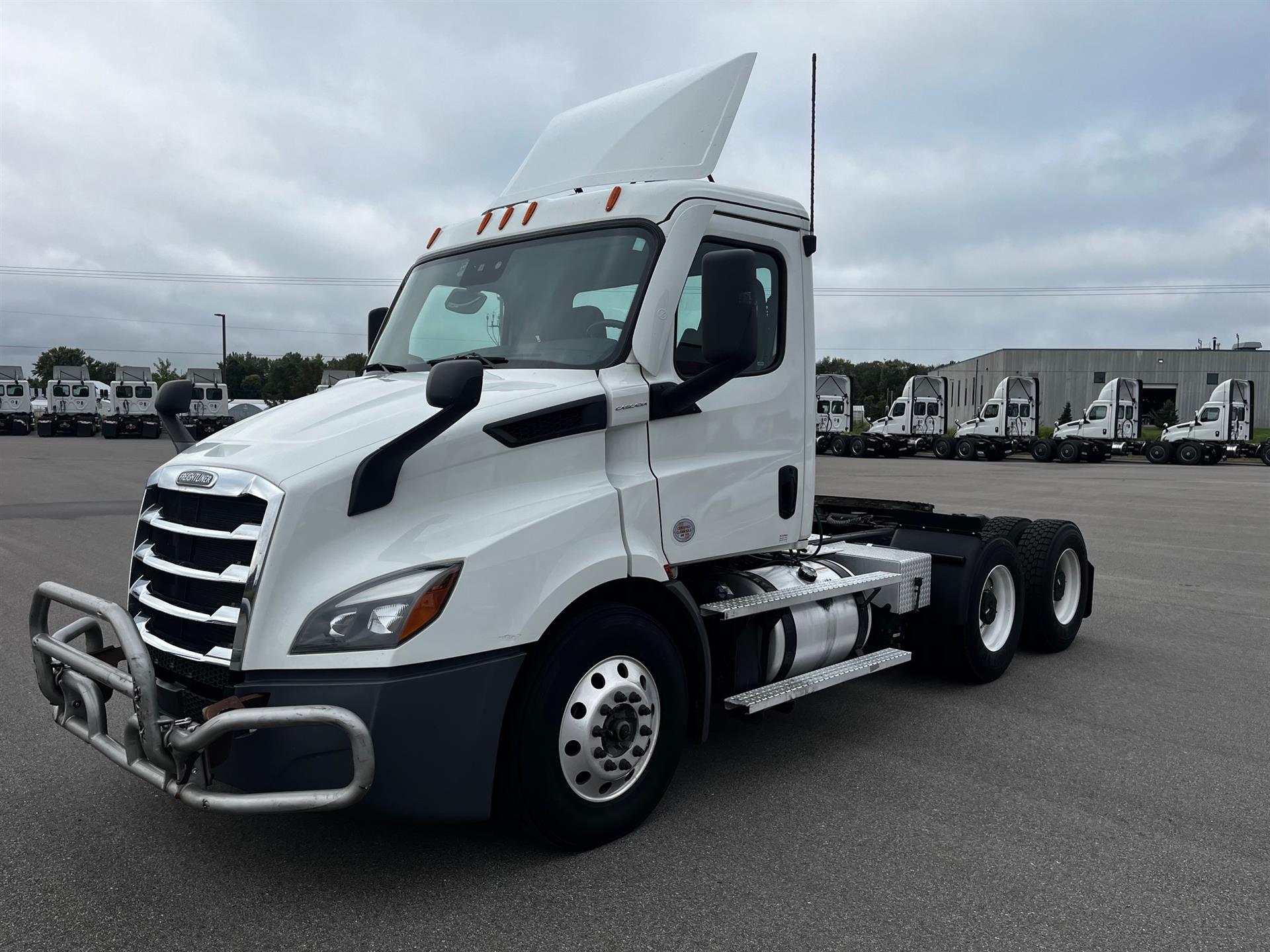 2023 Freightliner Cascadia in Twin Cities, MN — photo 6