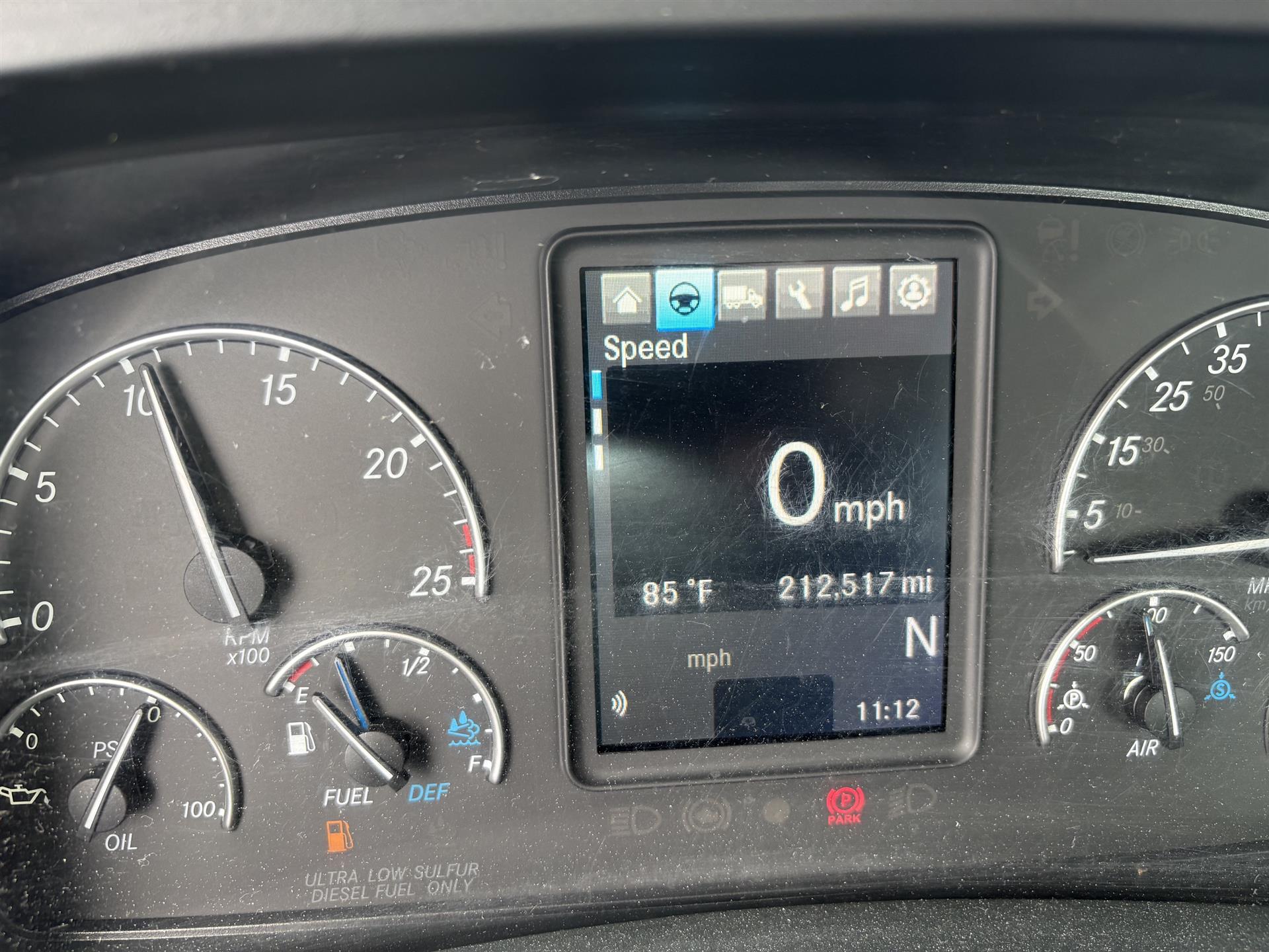 2023 Freightliner Cascadia — photo 8
