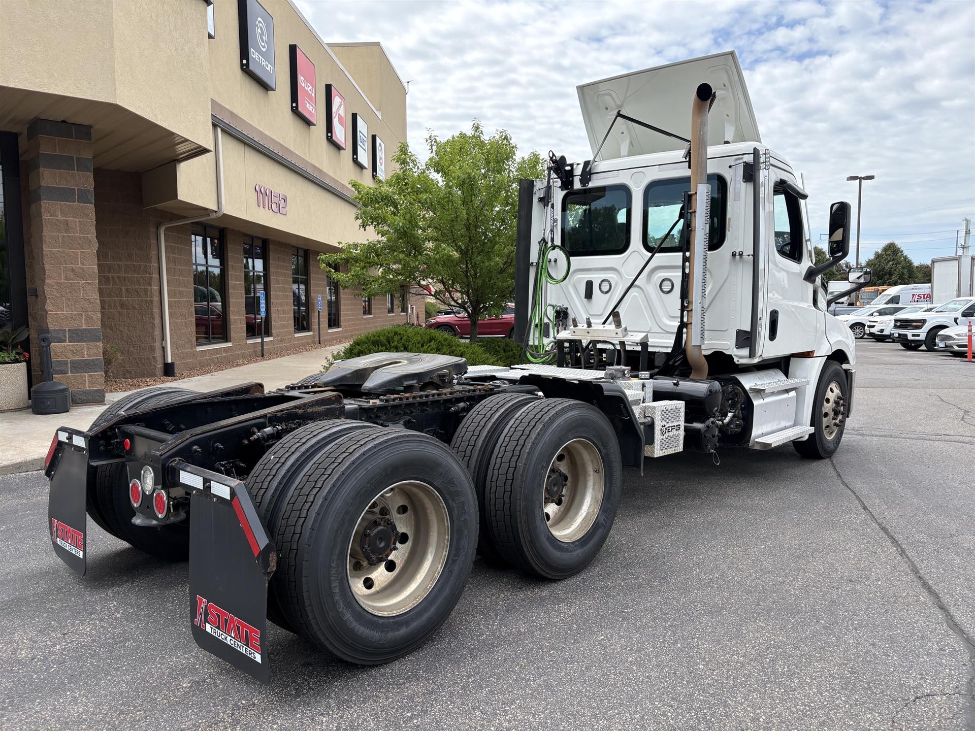 2023 Freightliner Cascadia — photo 3
