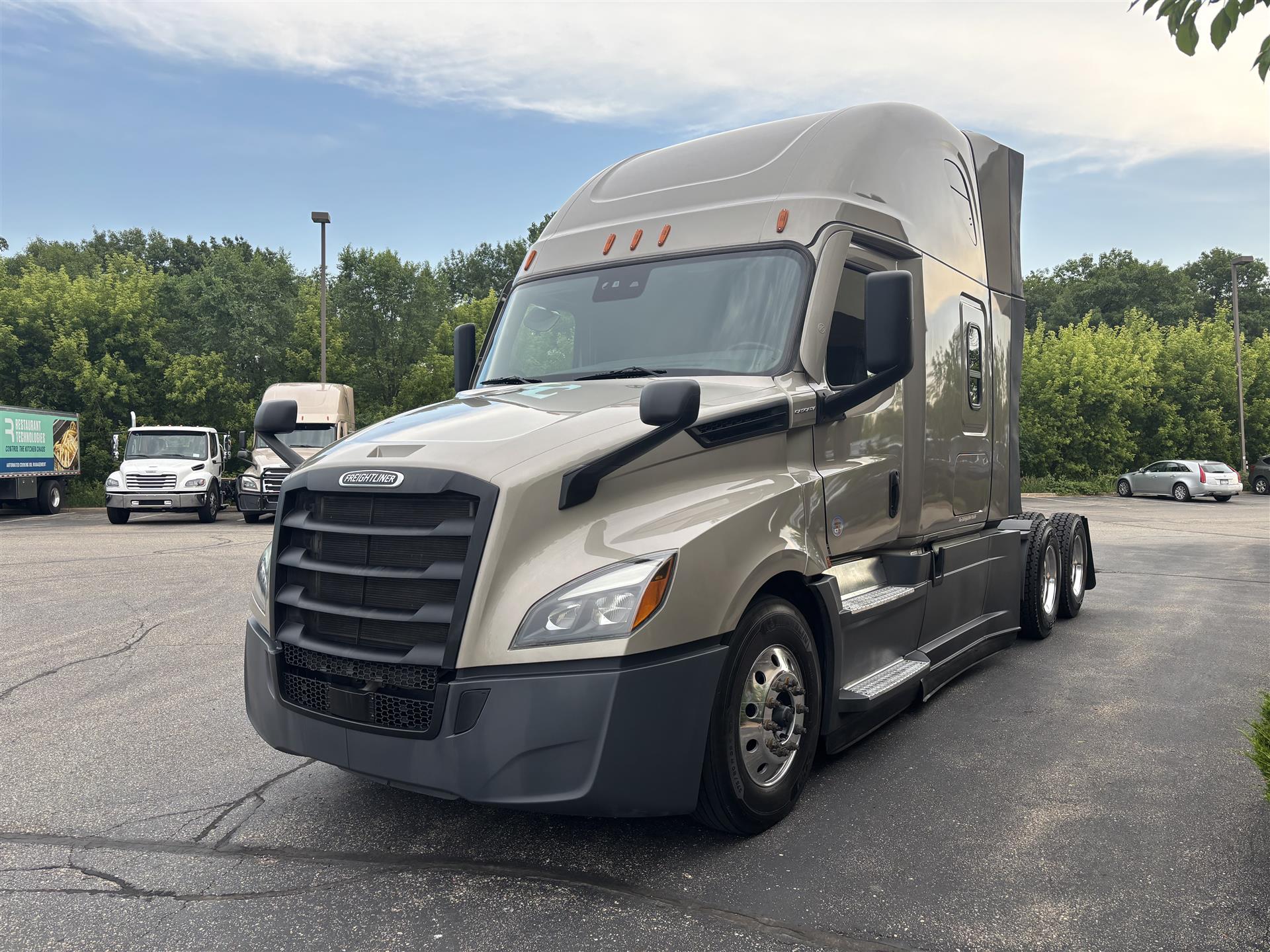 2024 Freightliner Cascadia — photo 2