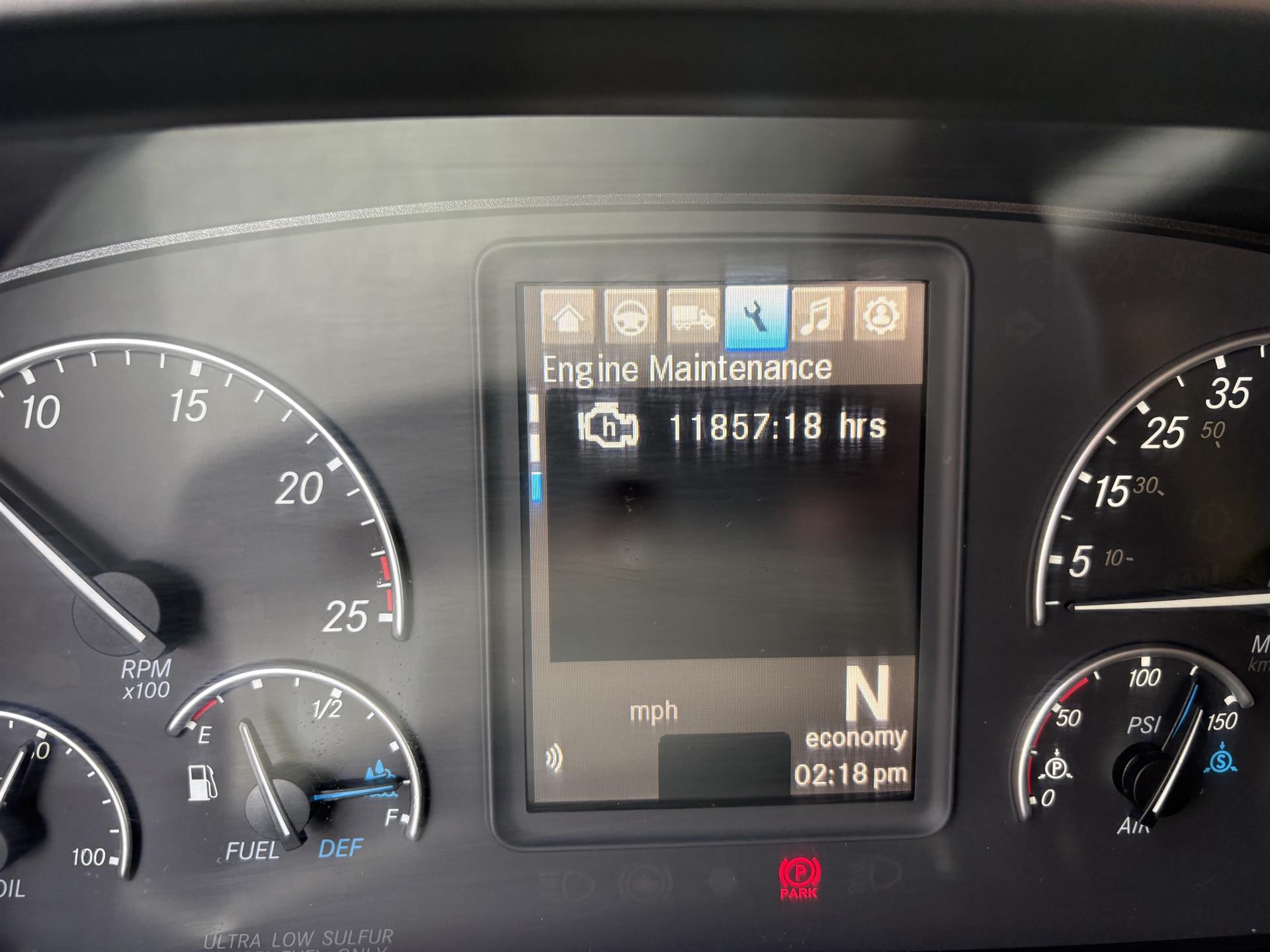 2024 Freightliner Cascadia — photo 5