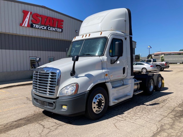 2017 Freightliner Cascadia in Twin Cities, MN